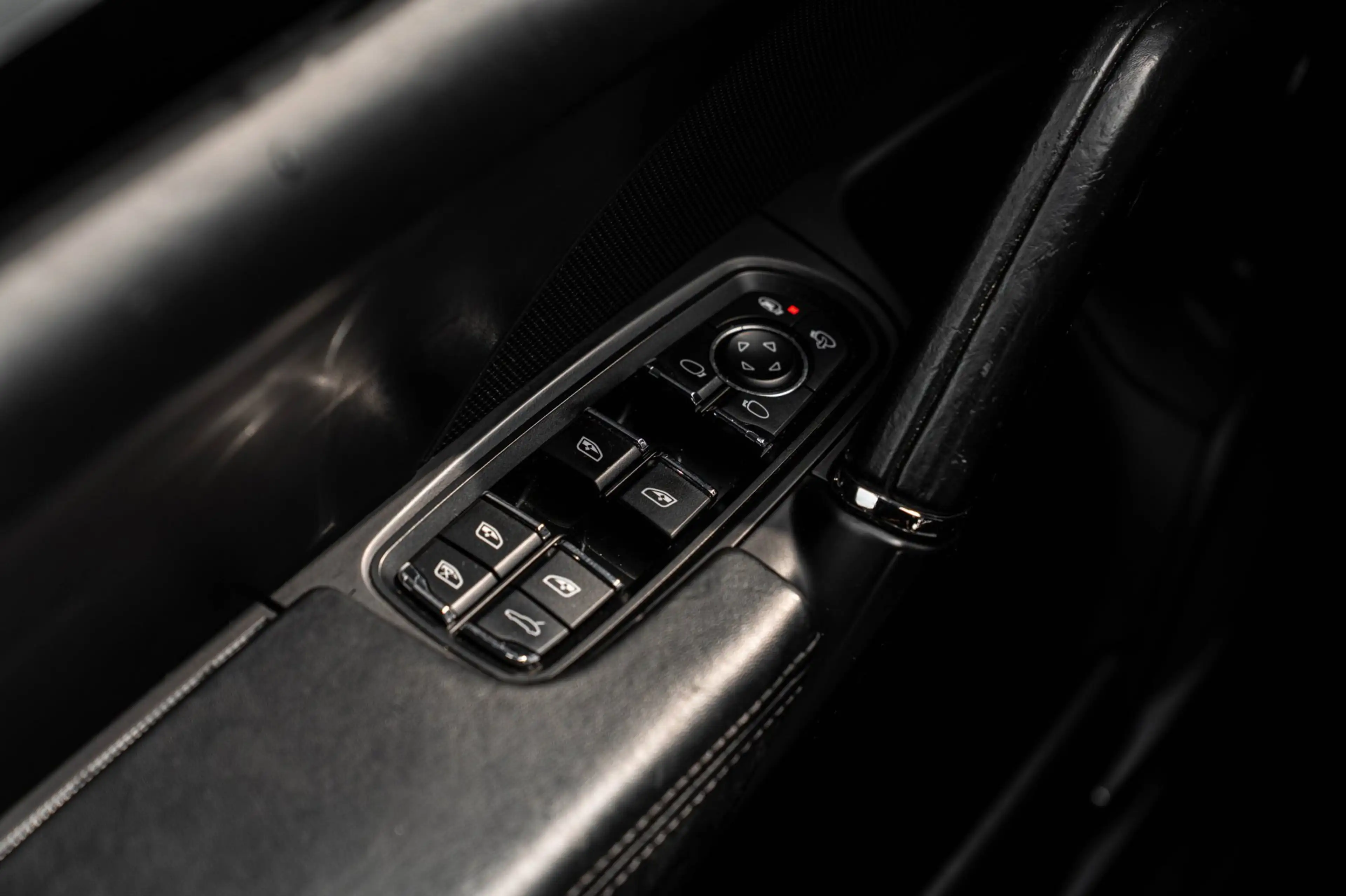 Porsche Cayenne 3.0 S E-Hybrid 416 PK Adaptive Sport Chrono Trekha — photo 34
