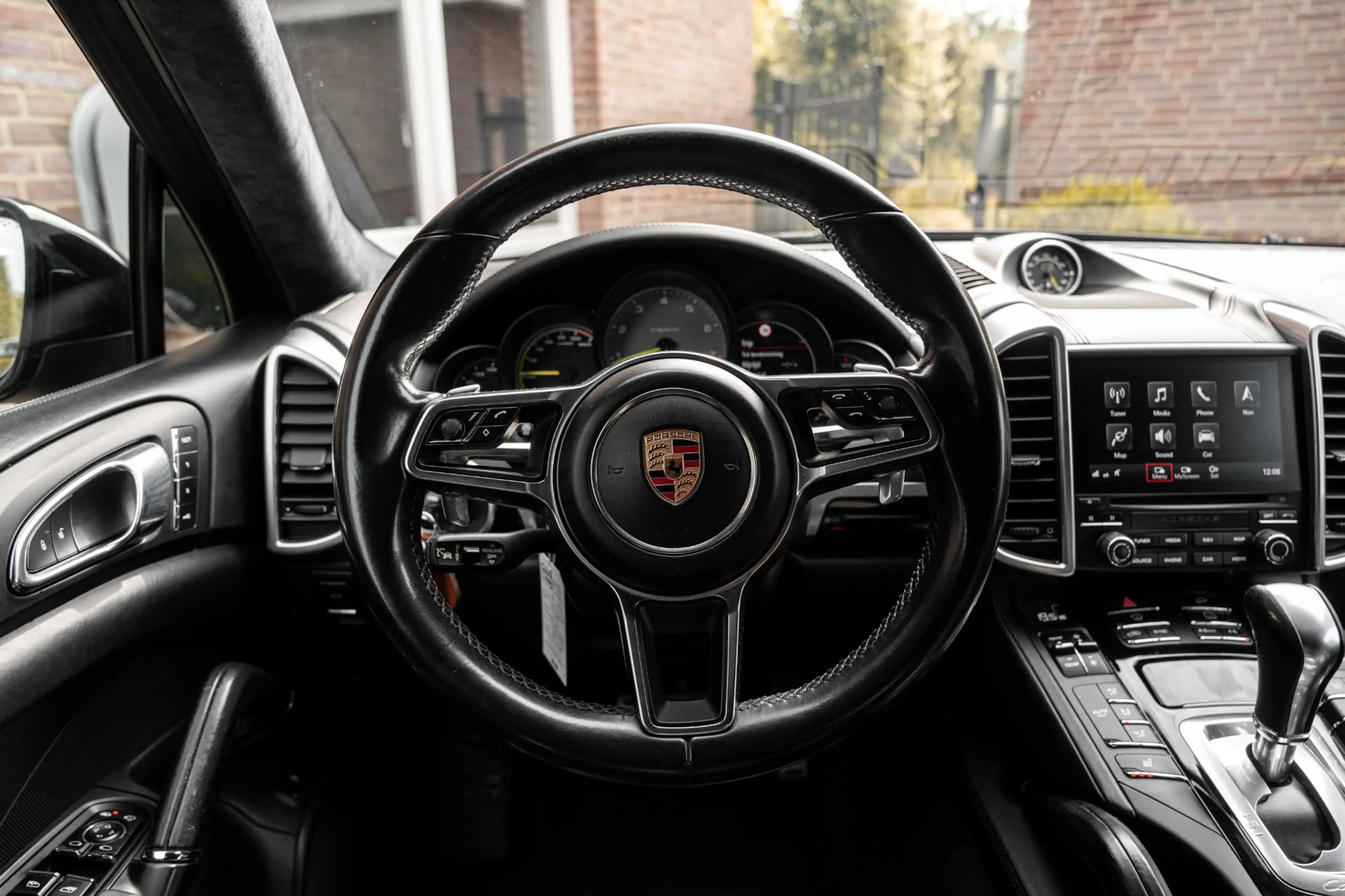 Porsche Cayenne 3.0 S E-Hybrid 416 PK Adaptive Sport Chrono Trekha — photo 11