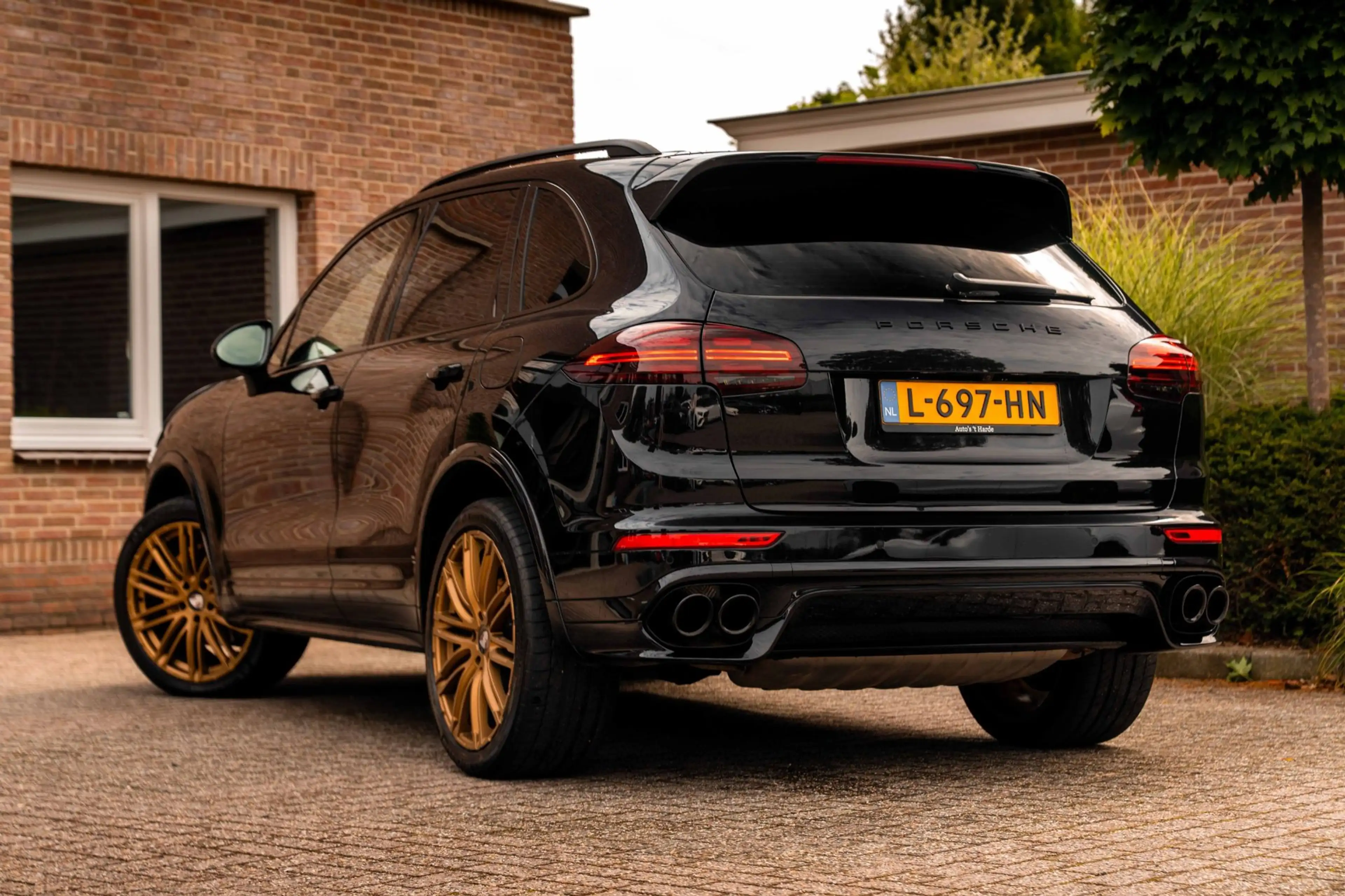 Porsche Cayenne 3.0 S E-Hybrid 416 PK Adaptive Sport Chrono Trekha — photo 2