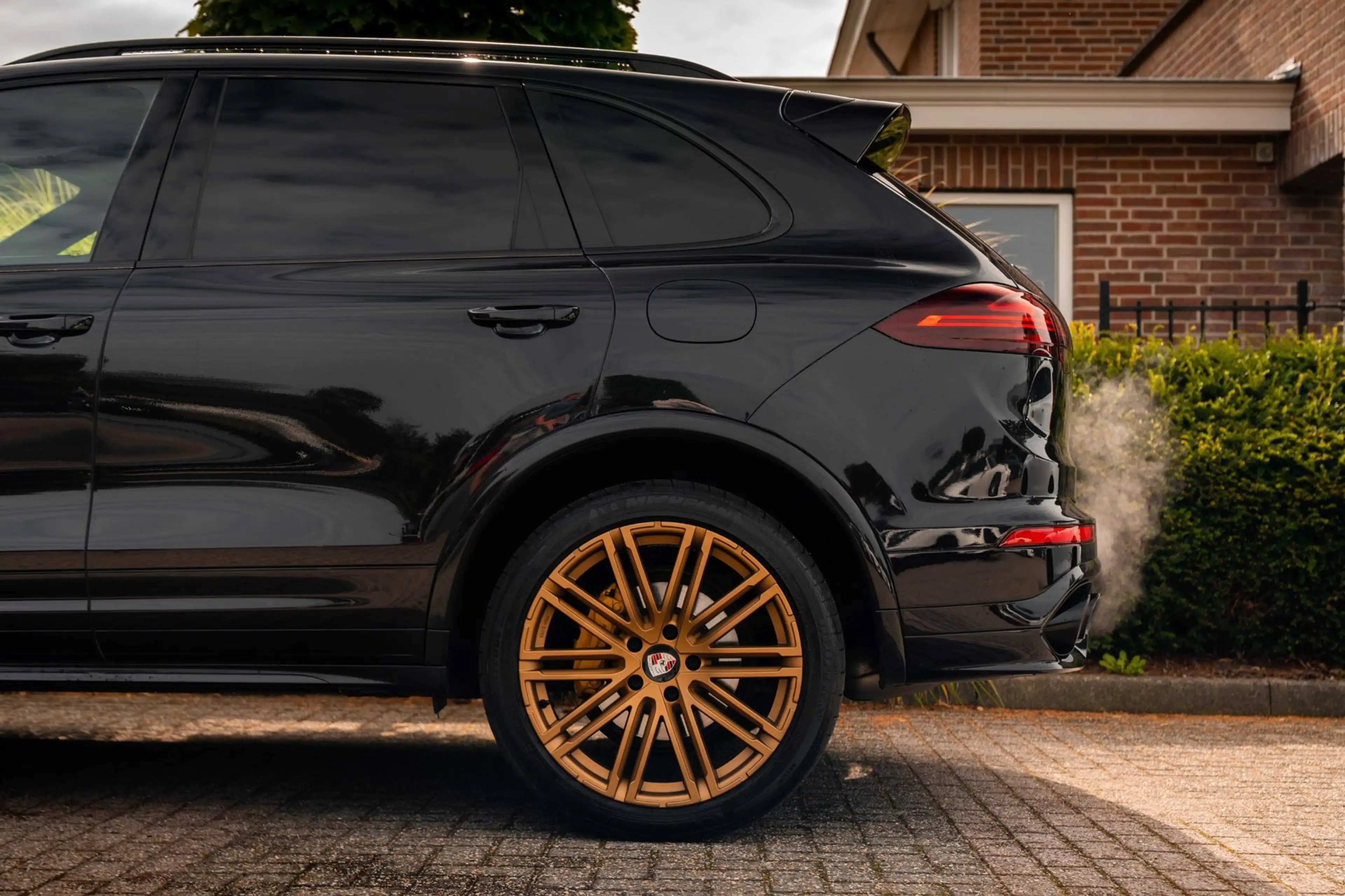 Porsche Cayenne 3.0 S E-Hybrid 416 PK Adaptive Sport Chrono Trekha — photo 39