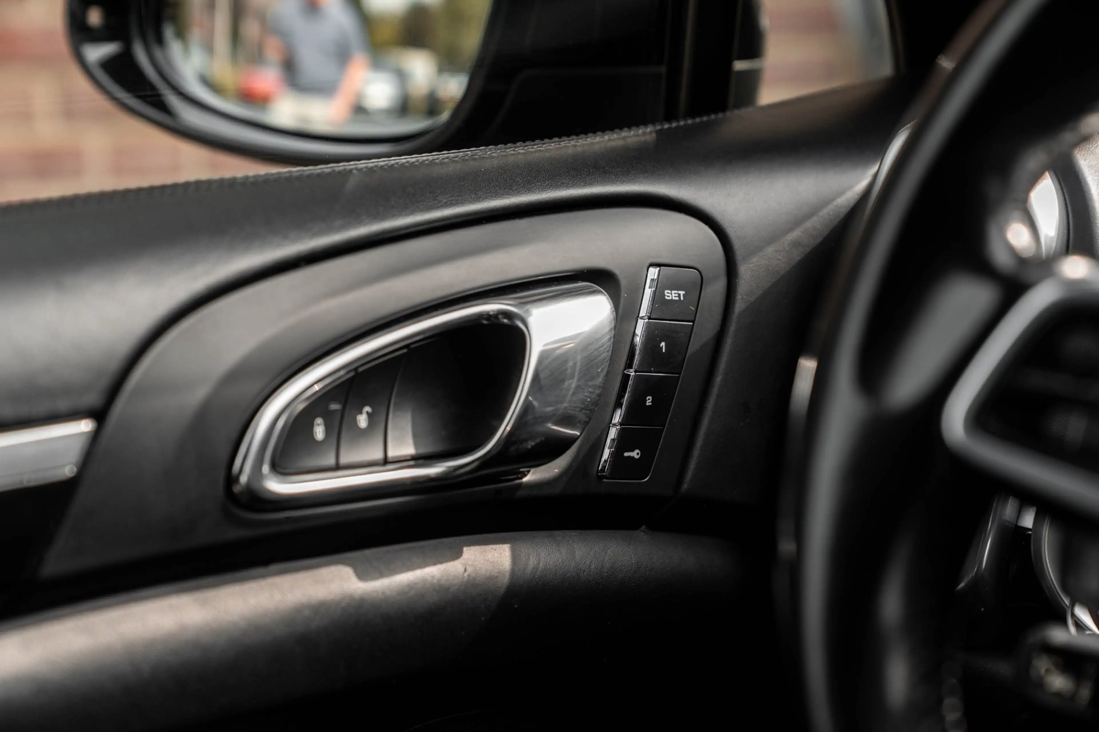 Porsche Cayenne 3.0 S E-Hybrid 416 PK Adaptive Sport Chrono Trekha — photo 37
