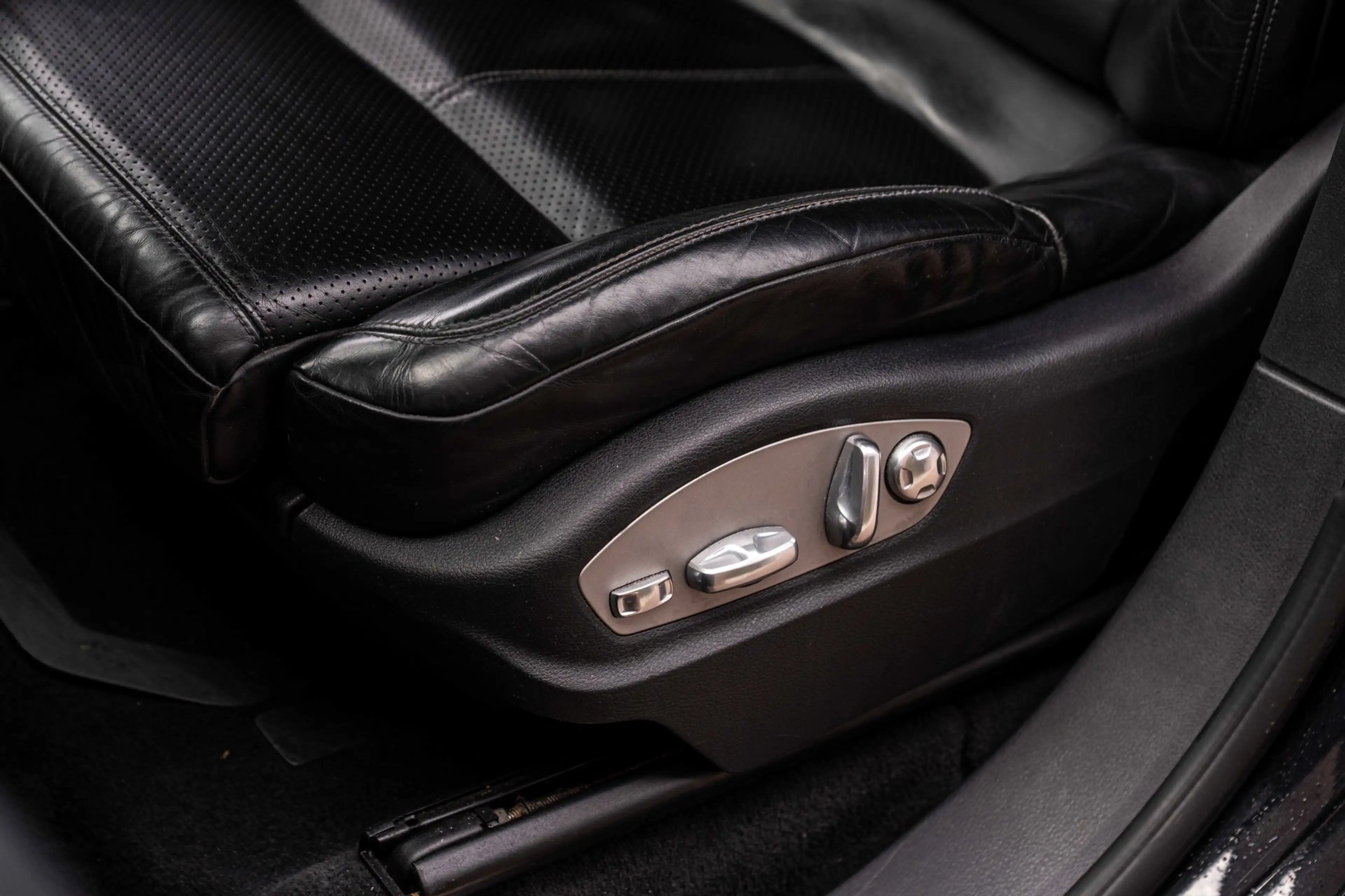 Porsche Cayenne 3.0 S E-Hybrid 416 PK Adaptive Sport Chrono Trekha — photo 49