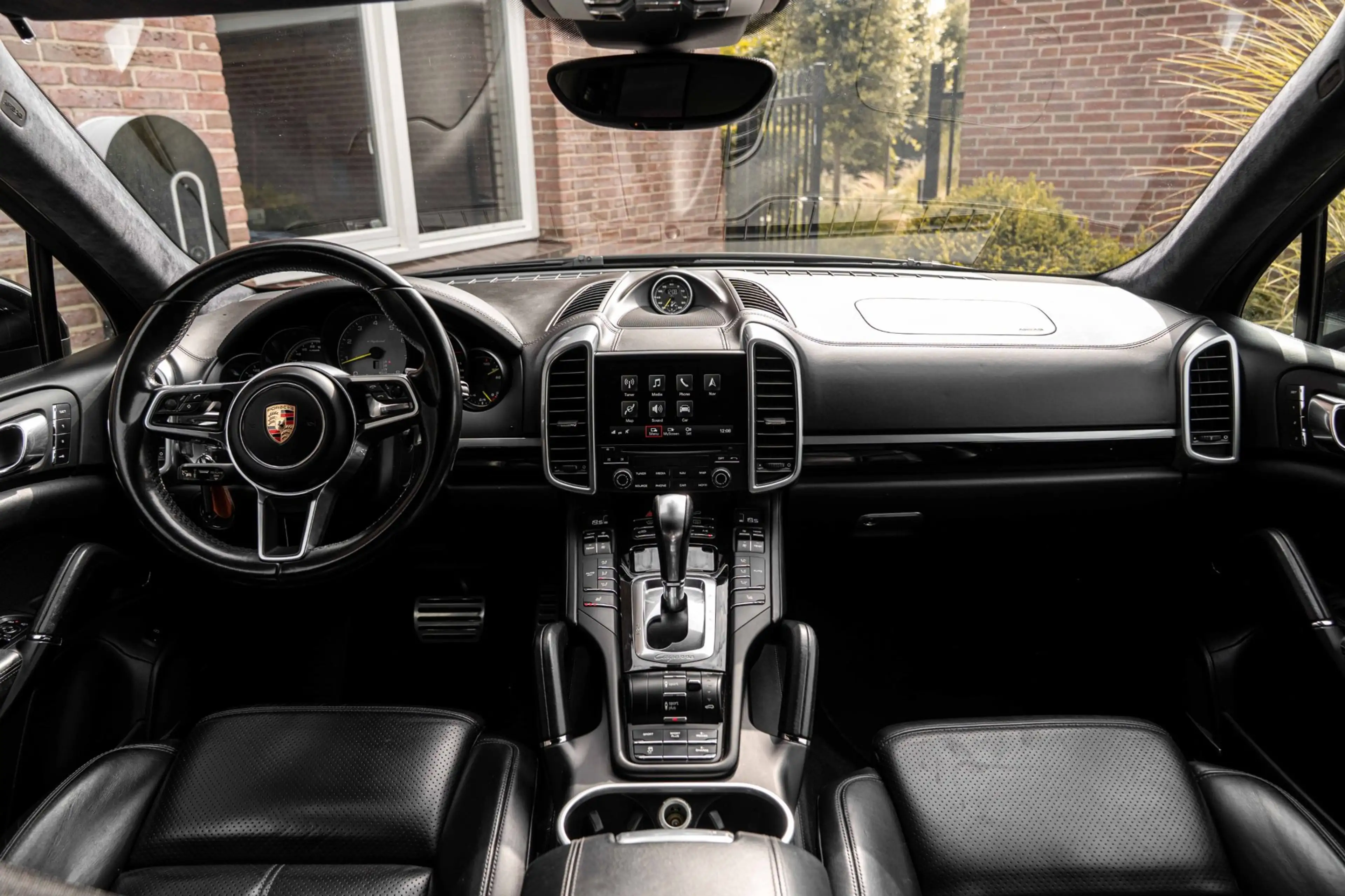 Porsche Cayenne 3.0 S E-Hybrid 416 PK Adaptive Sport Chrono Trekha — photo 15