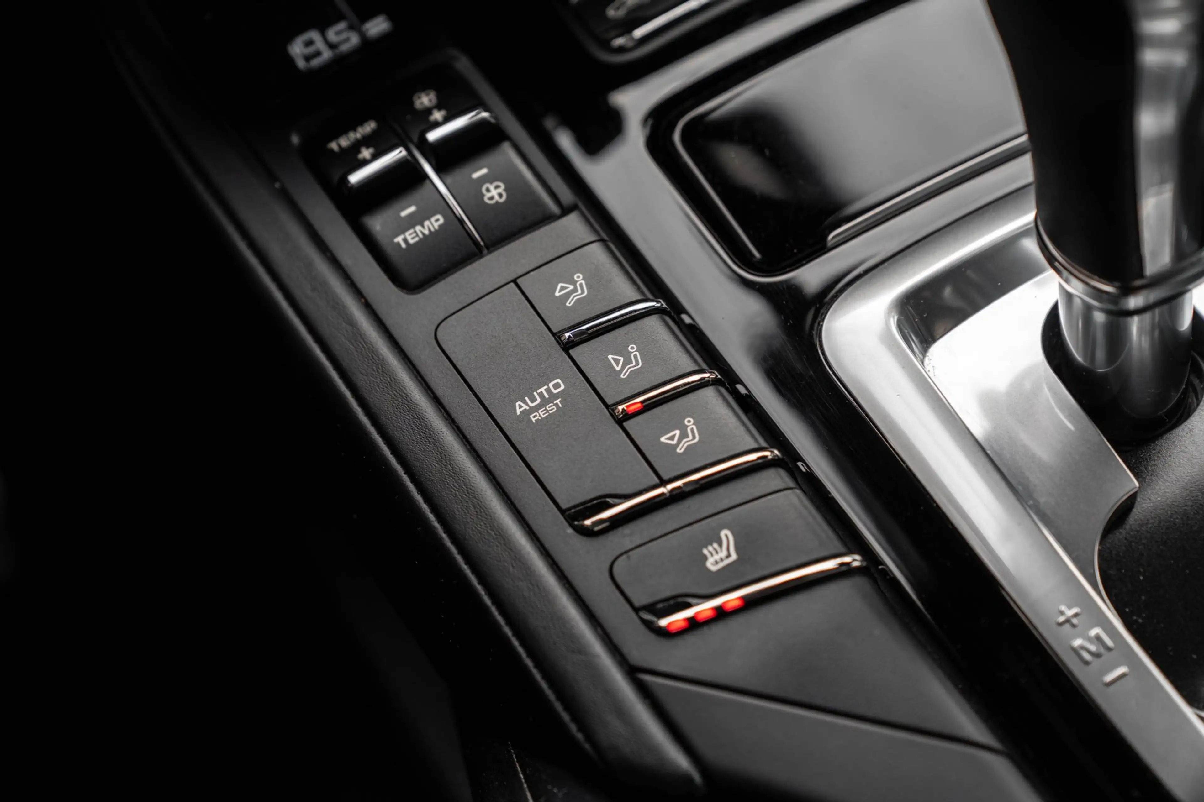 Porsche Cayenne 3.0 S E-Hybrid 416 PK Adaptive Sport Chrono Trekha — photo 33