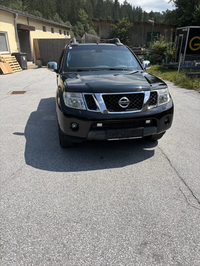 Nissan Navara Double Cab LE 3,0 dCi 4x4 DPF Aut. - 2
