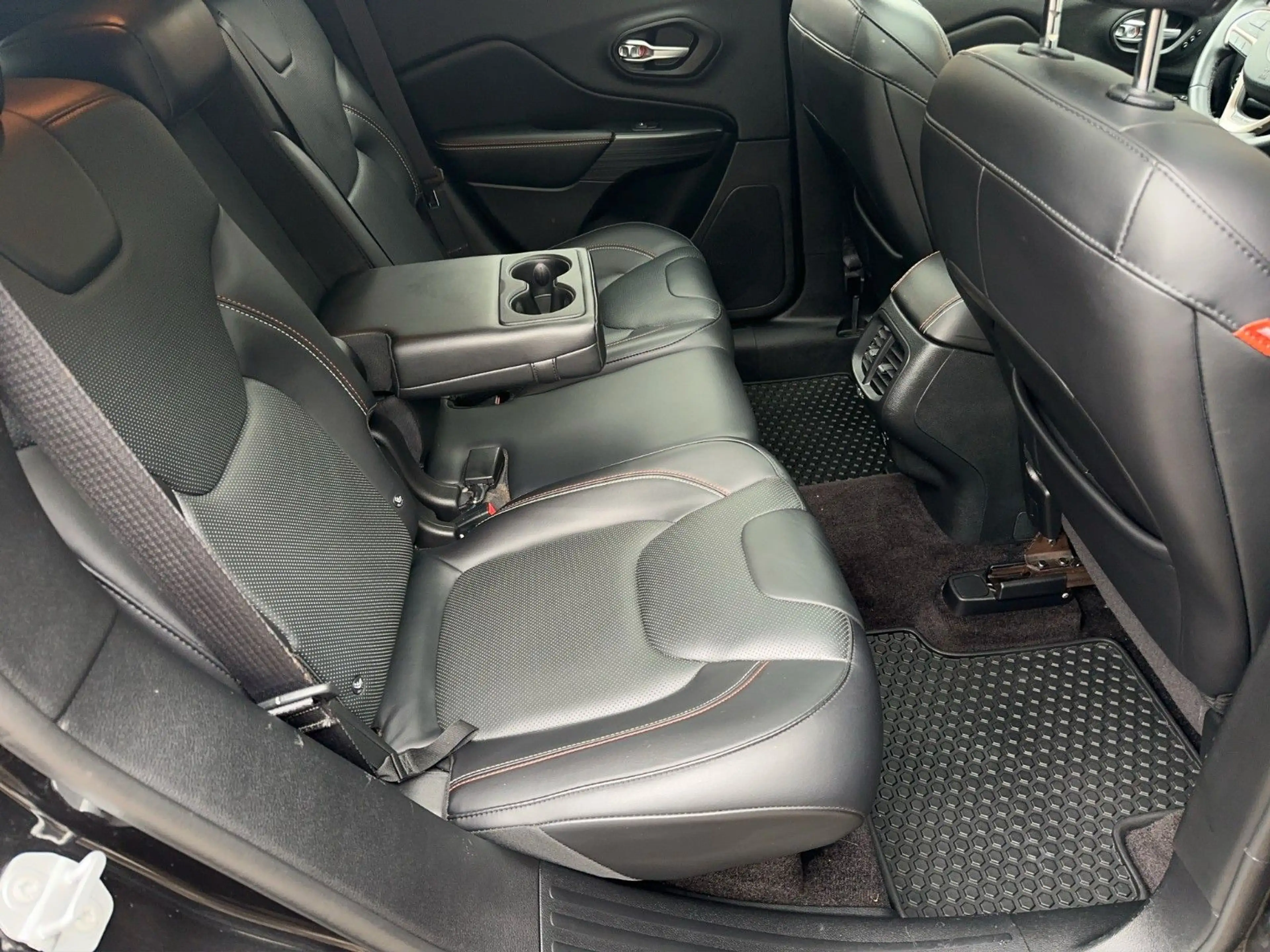 Jeep Cherokee 2.2 Multijet Active 75th Anniversary — photo 13