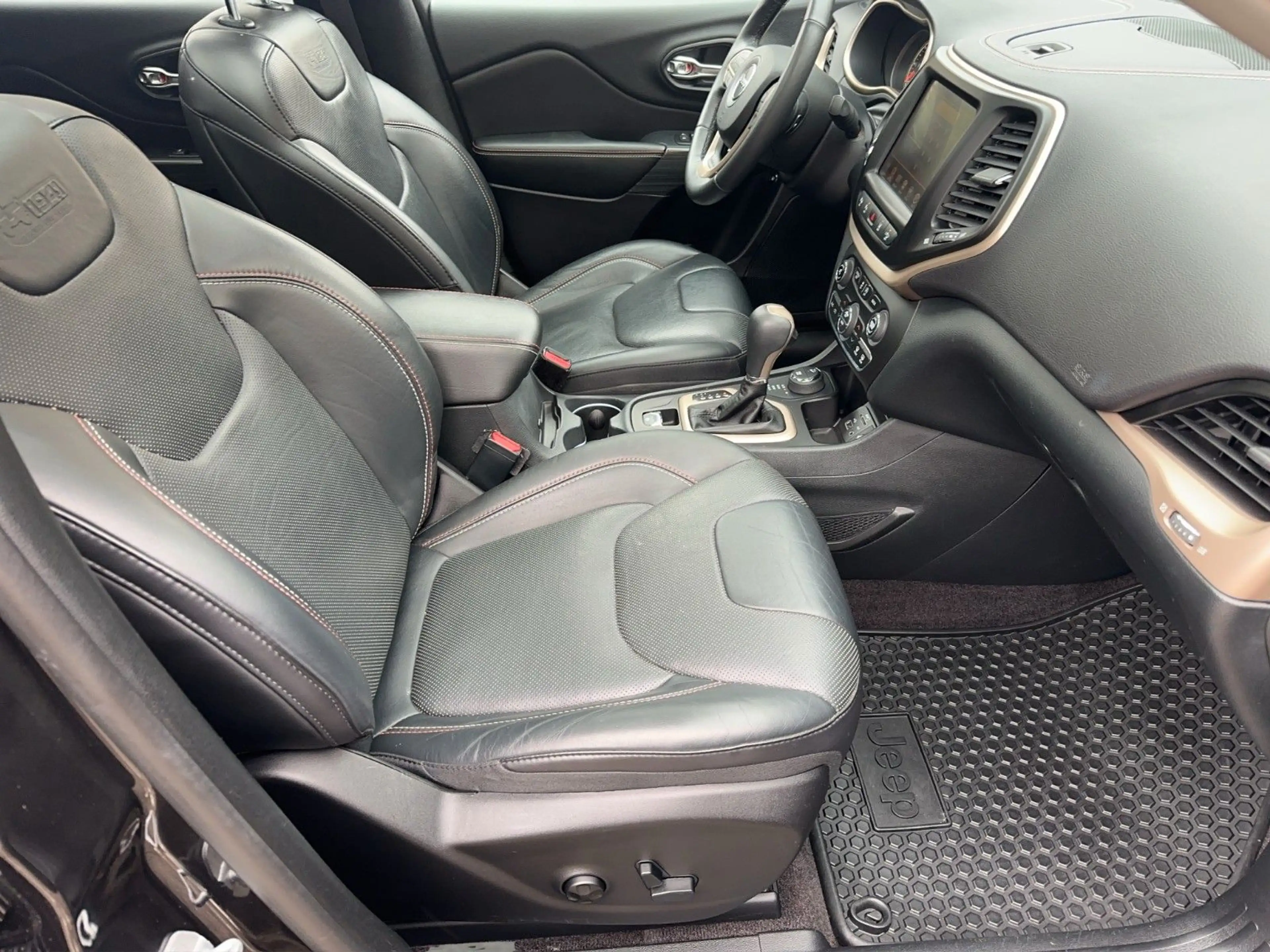 Jeep Cherokee 2.2 Multijet Active 75th Anniversary — photo 11