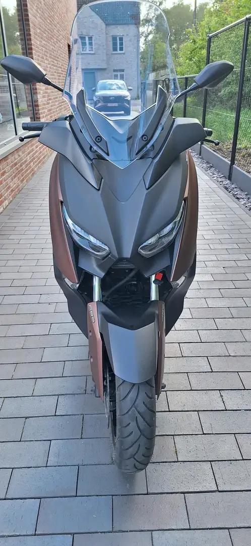 Yamaha X-Max 300 Scooter Bronze - 2