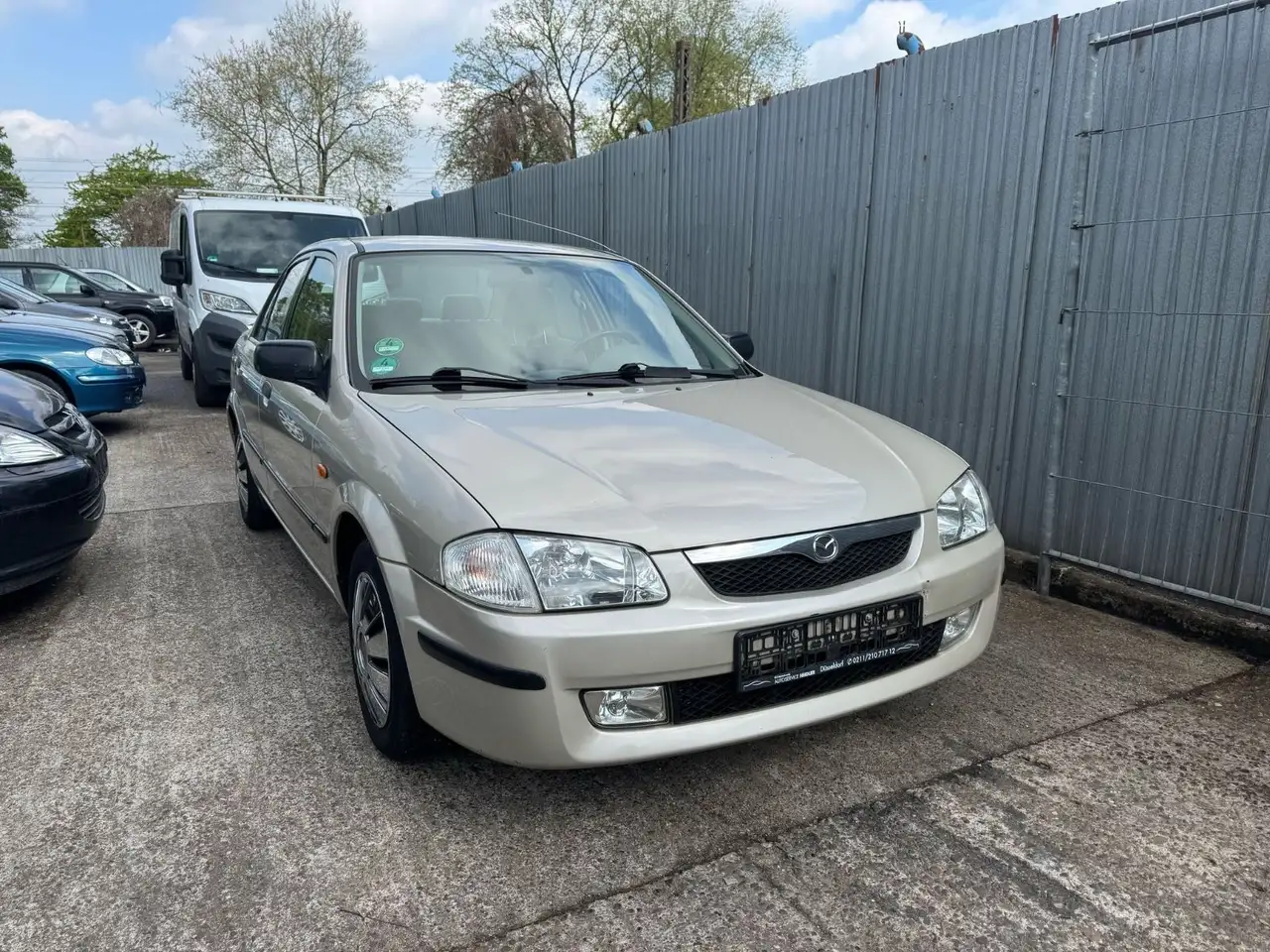Mazda 323