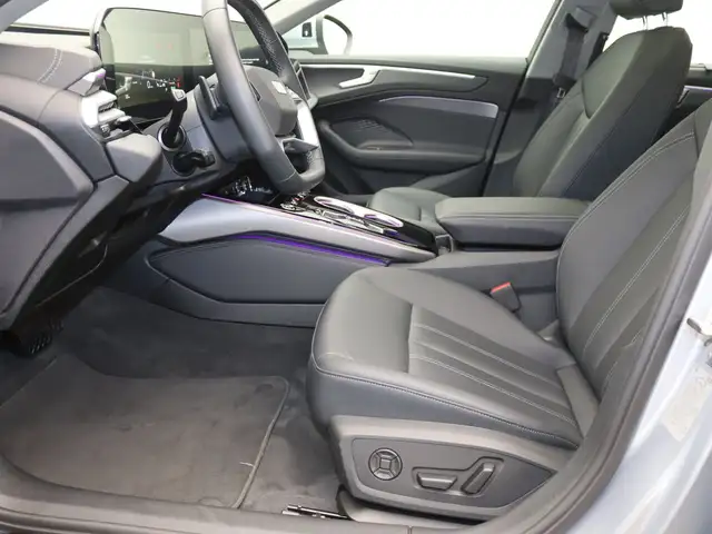 Audi A6 view 10