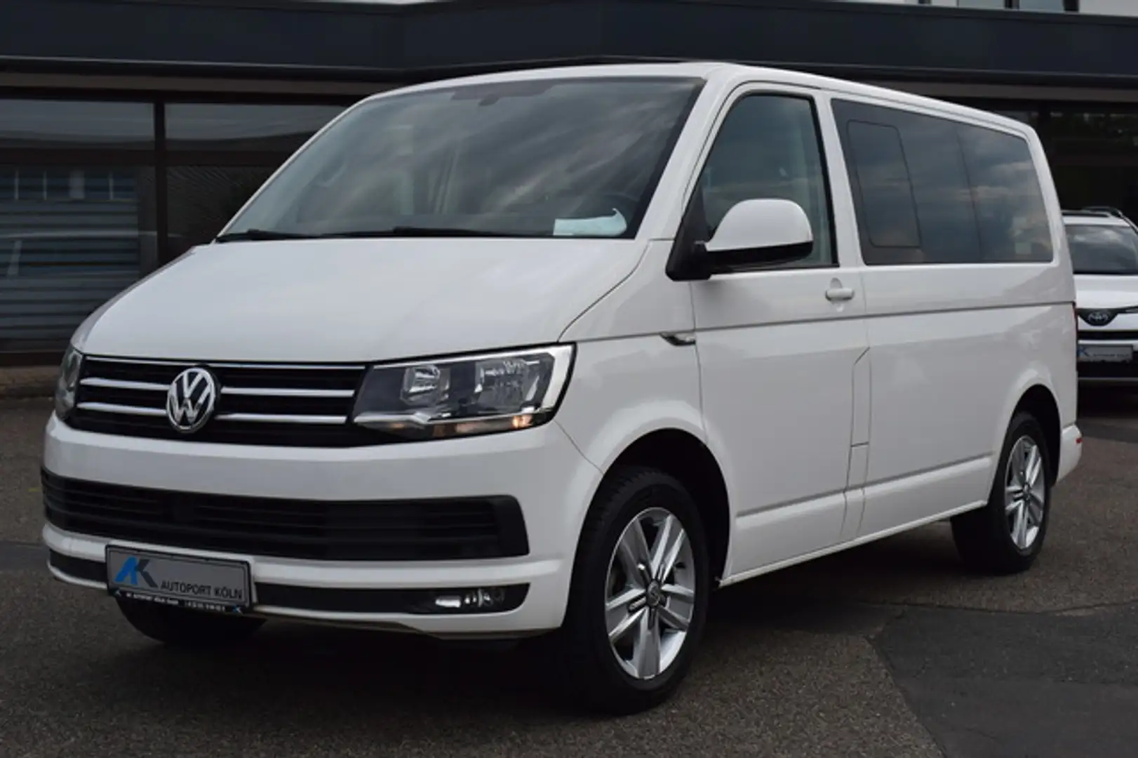 Volkswagen T6 Caravelle Comfortline*ACC*ALU*PDC*9.Sitze* Weiß - 2