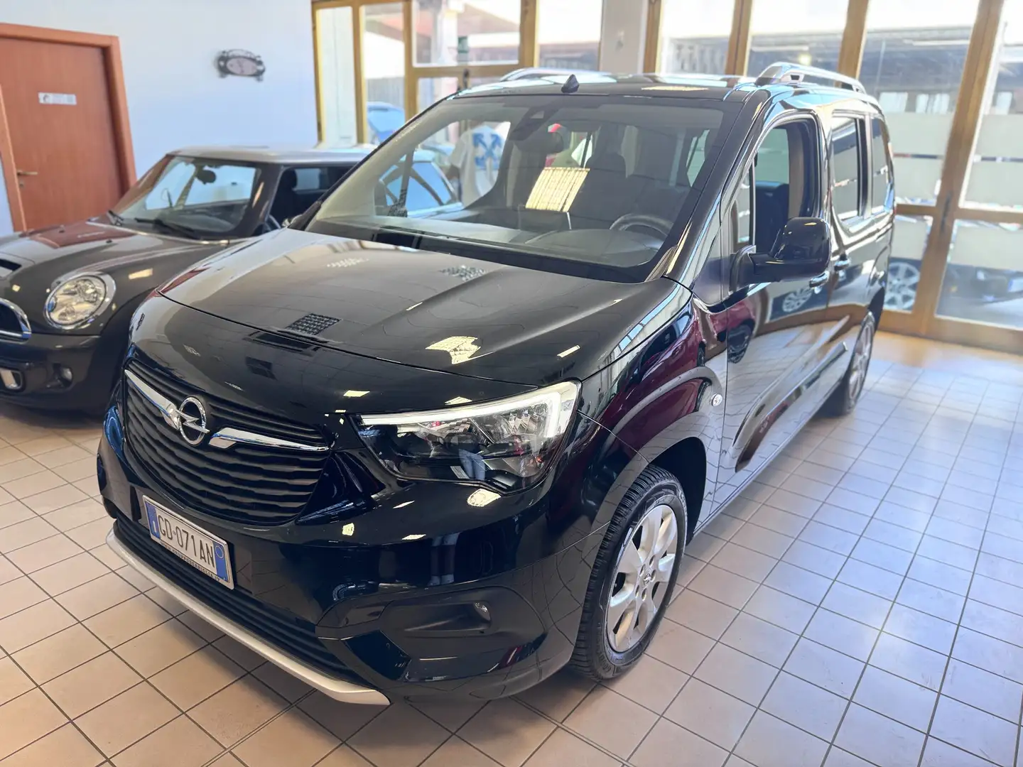 Opel Combo Life Noir - 1