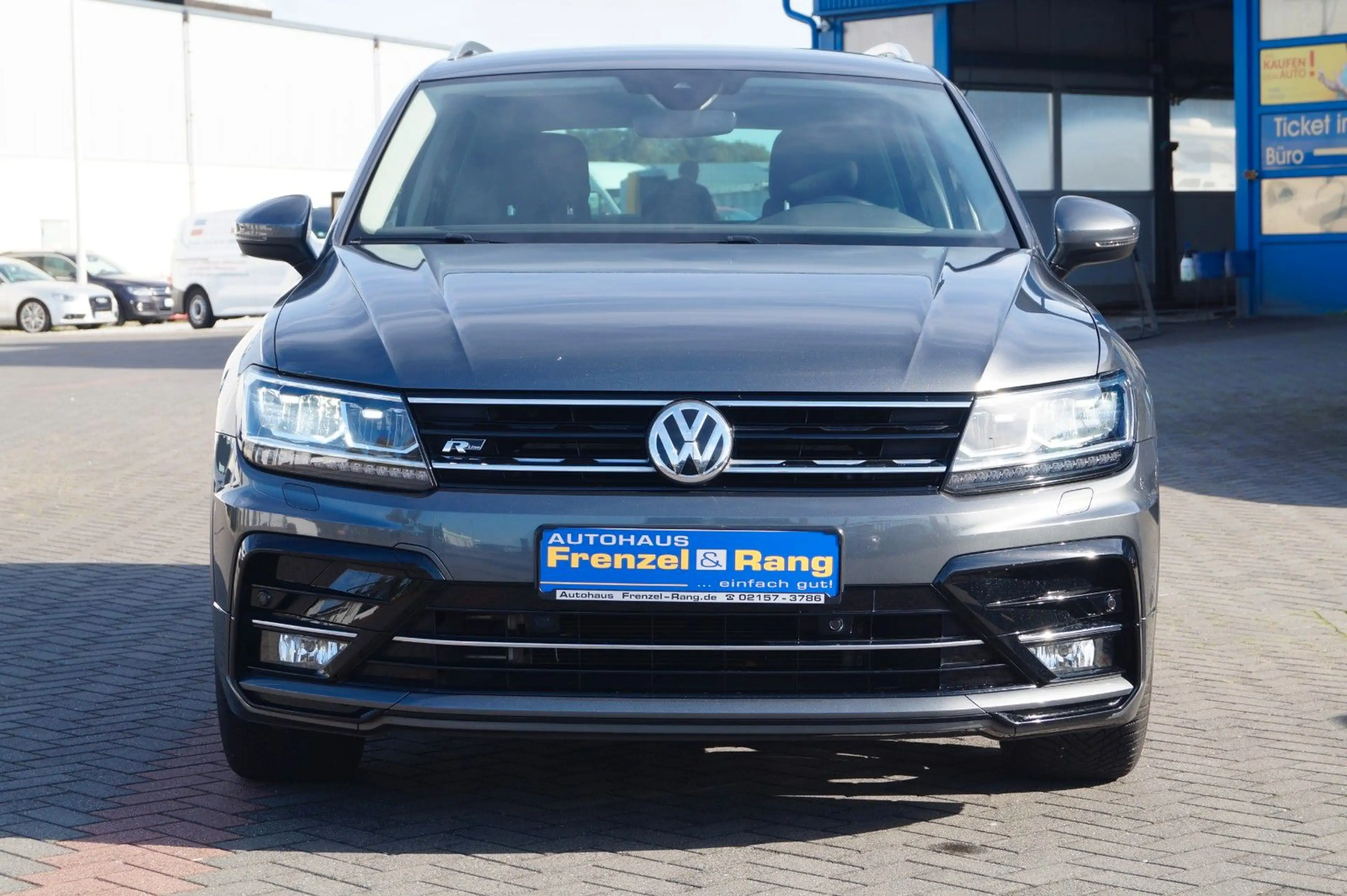 Volkswagen Tiguan *R-Line*Navi*elekHeck*AHK*LED*APP*SHZ*PDC — photo 2