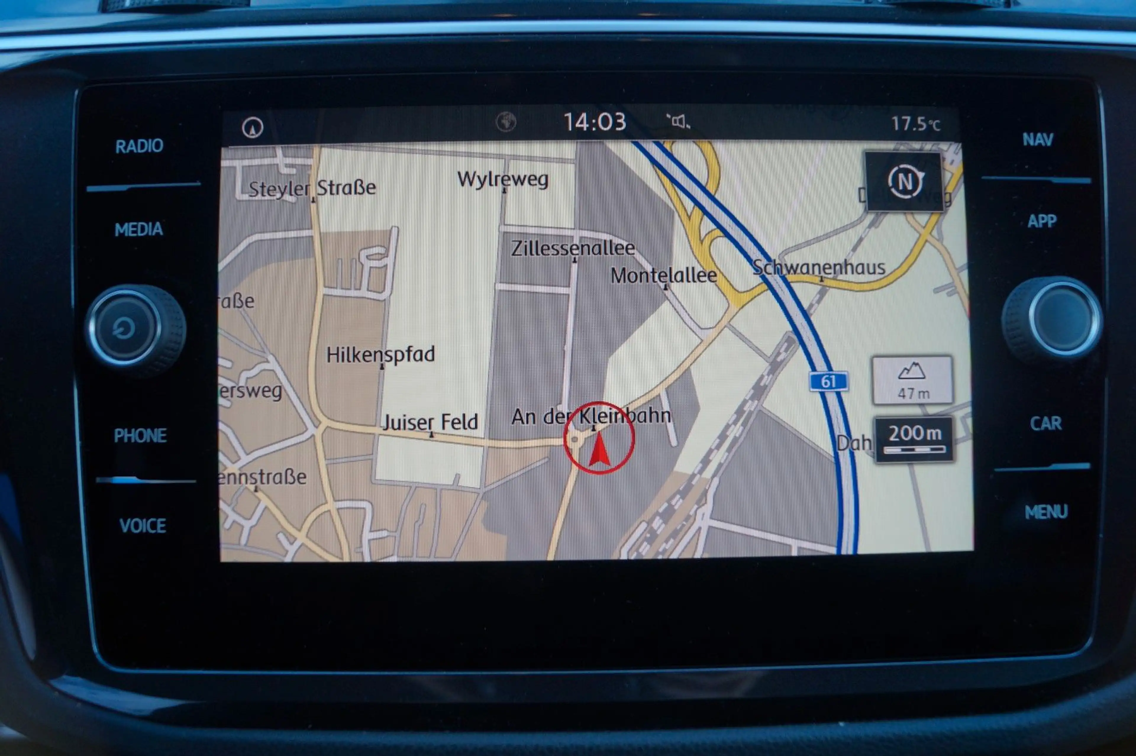 Volkswagen Tiguan *R-Line*Navi*elekHeck*AHK*LED*APP*SHZ*PDC — photo 9