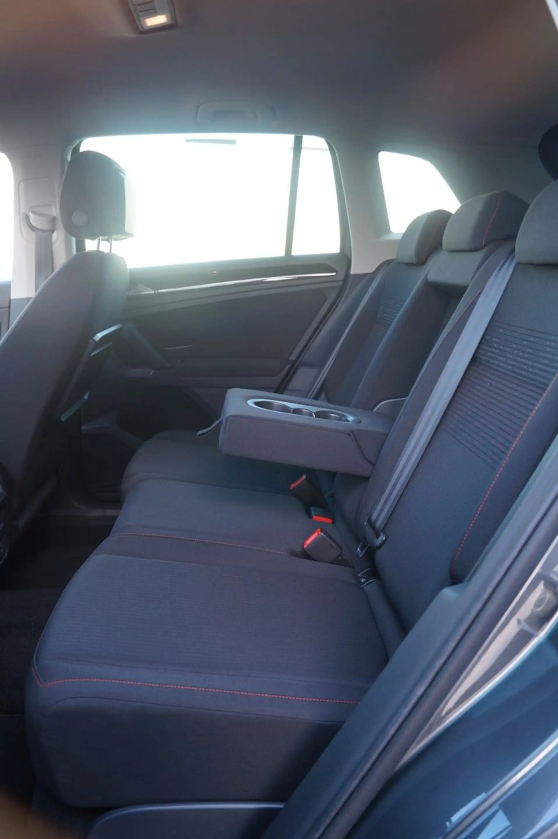 Volkswagen Tiguan *R-Line*Navi*elekHeck*AHK*LED*APP*SHZ*PDC — photo 13