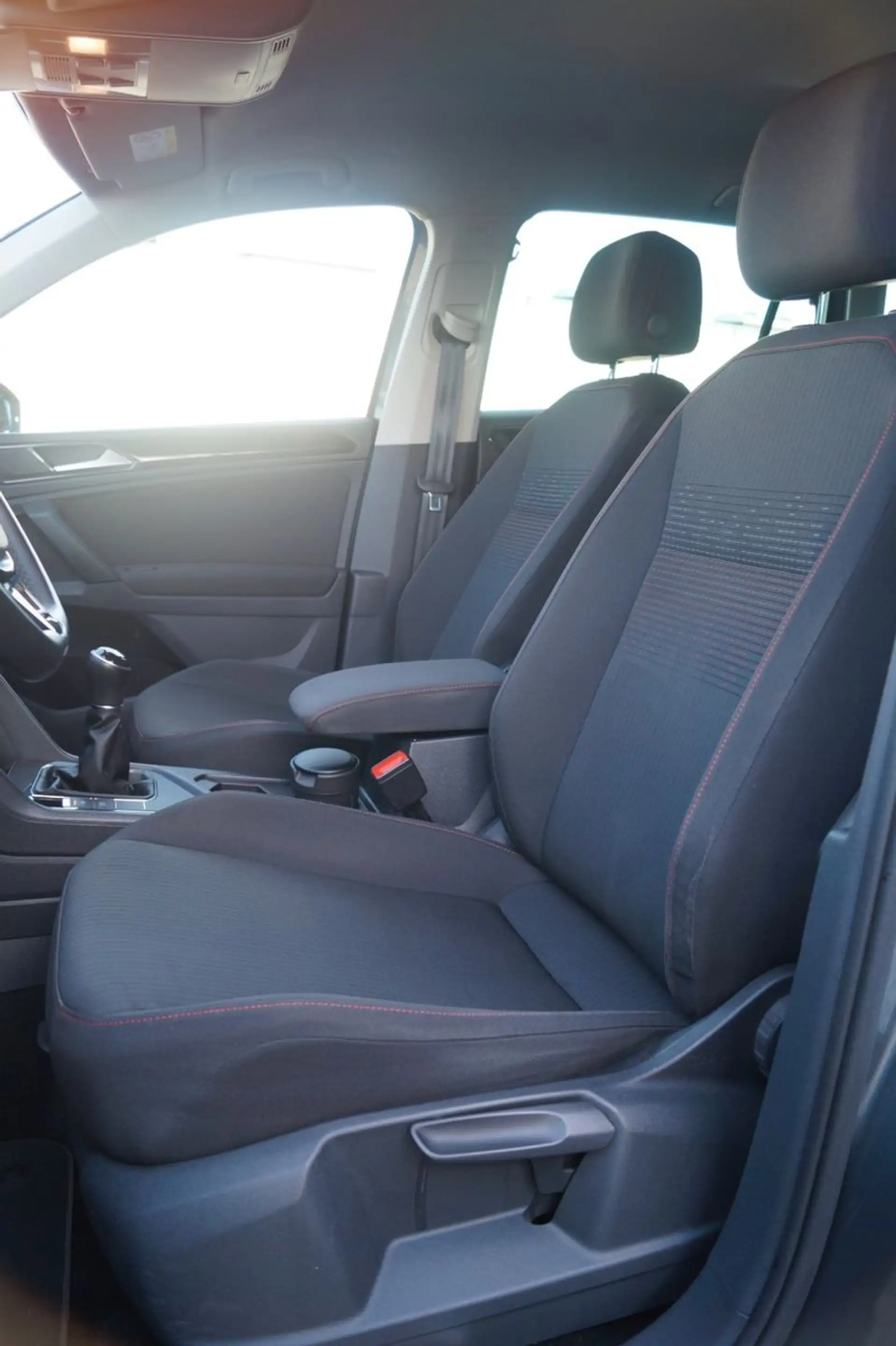 Volkswagen Tiguan *R-Line*Navi*elekHeck*AHK*LED*APP*SHZ*PDC — photo 12