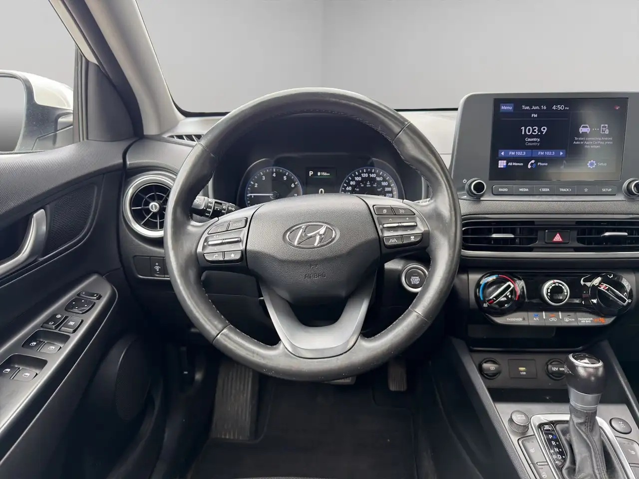 Hyundai KONA photo Hyundai KONA