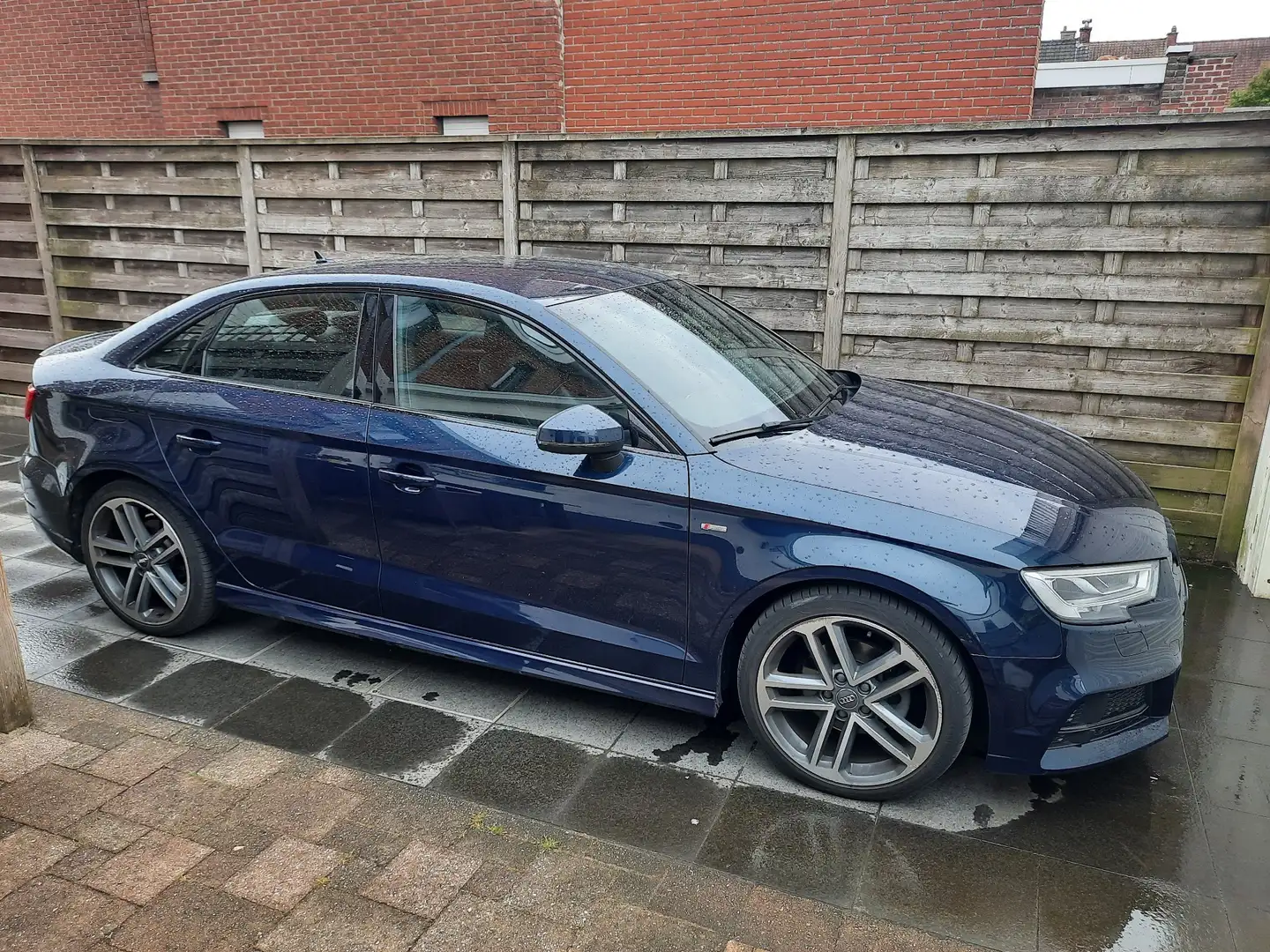 Audi A3 1.4 TFSI cylinder on demand ultra Limousine S line - 1