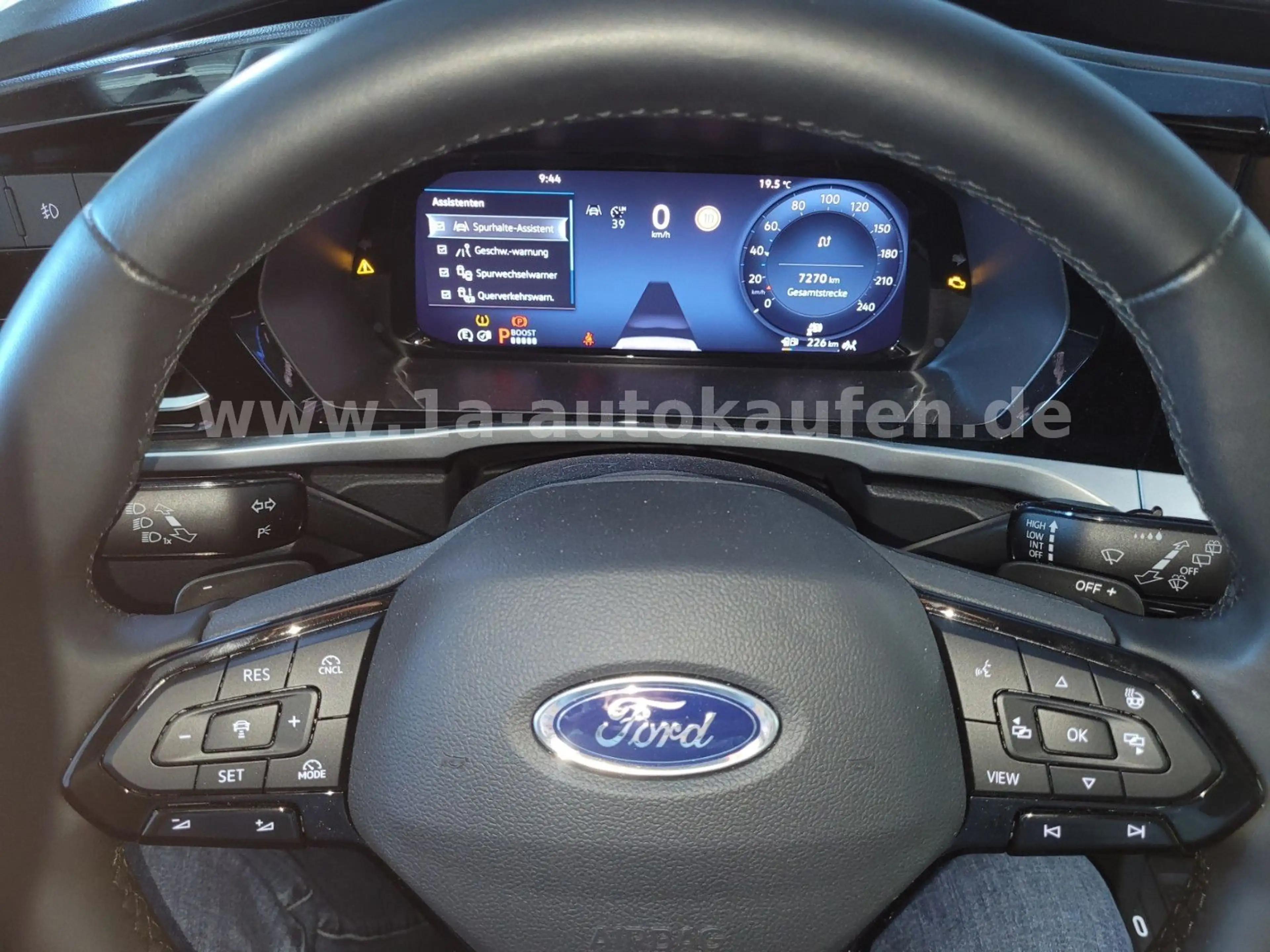 Ford Tourneo Connect L1 Plug-in Hybrid Active m. AHK — photo 9