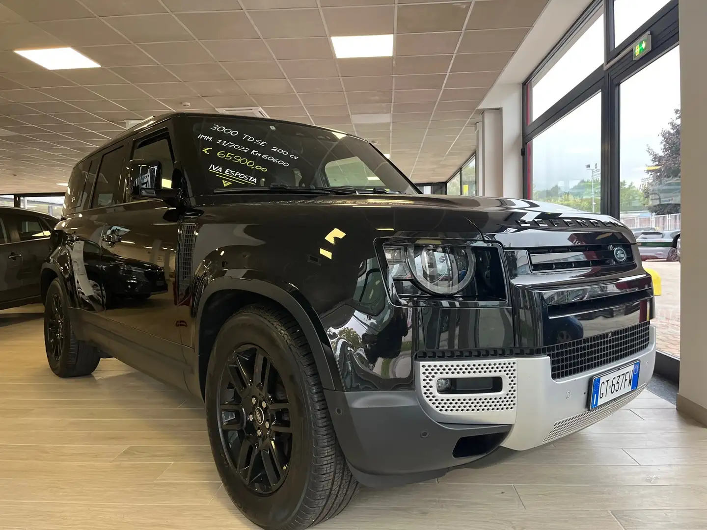 Land Rover Defender Defender 110 3.0d i6 mhev X-Dynamic HSE awd 200cv Schwarz - 2