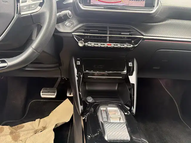 Peugeot 2008 view 14
