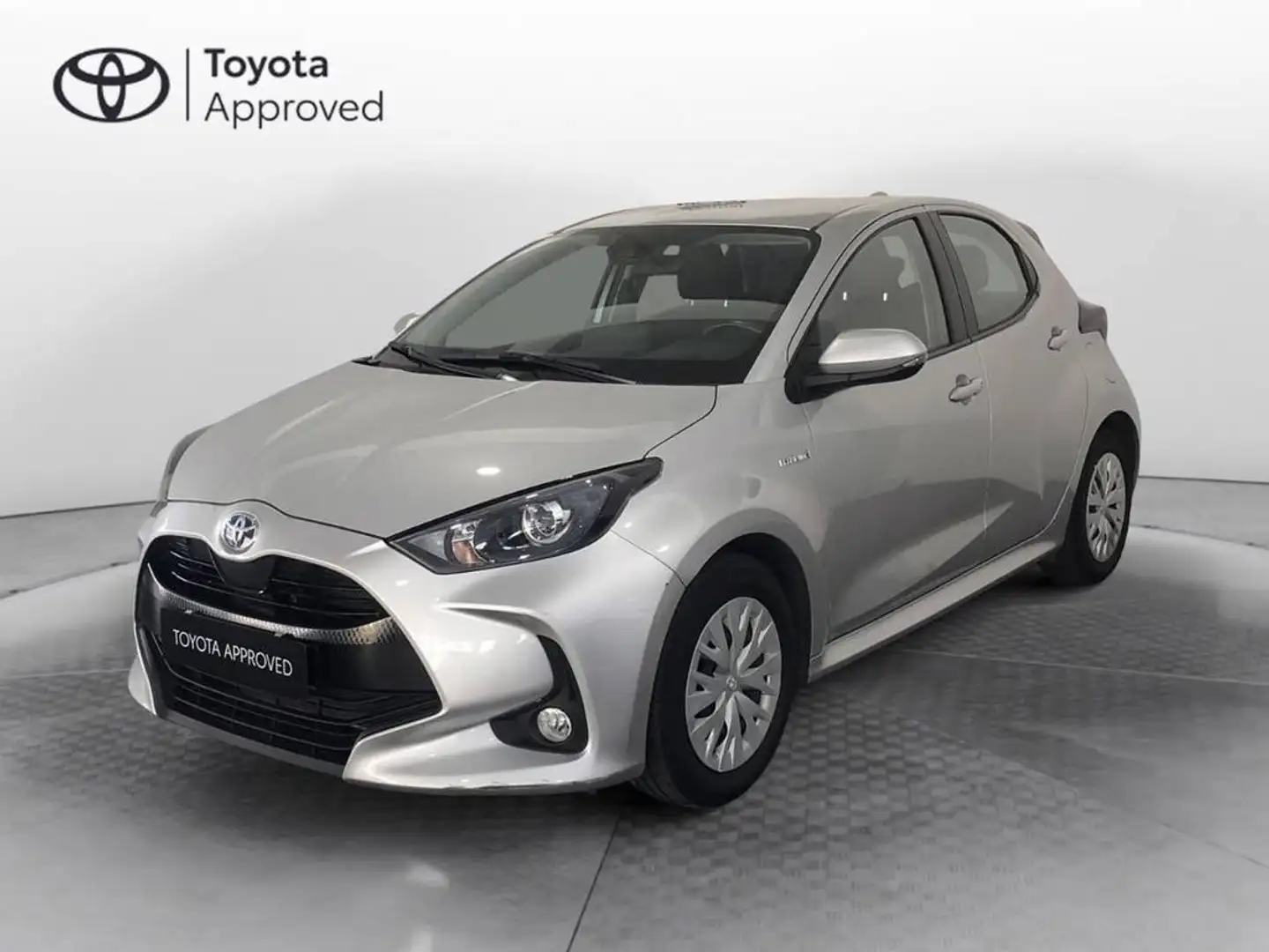 Toyota Yaris 1.5 hybrid Active Argento - 1