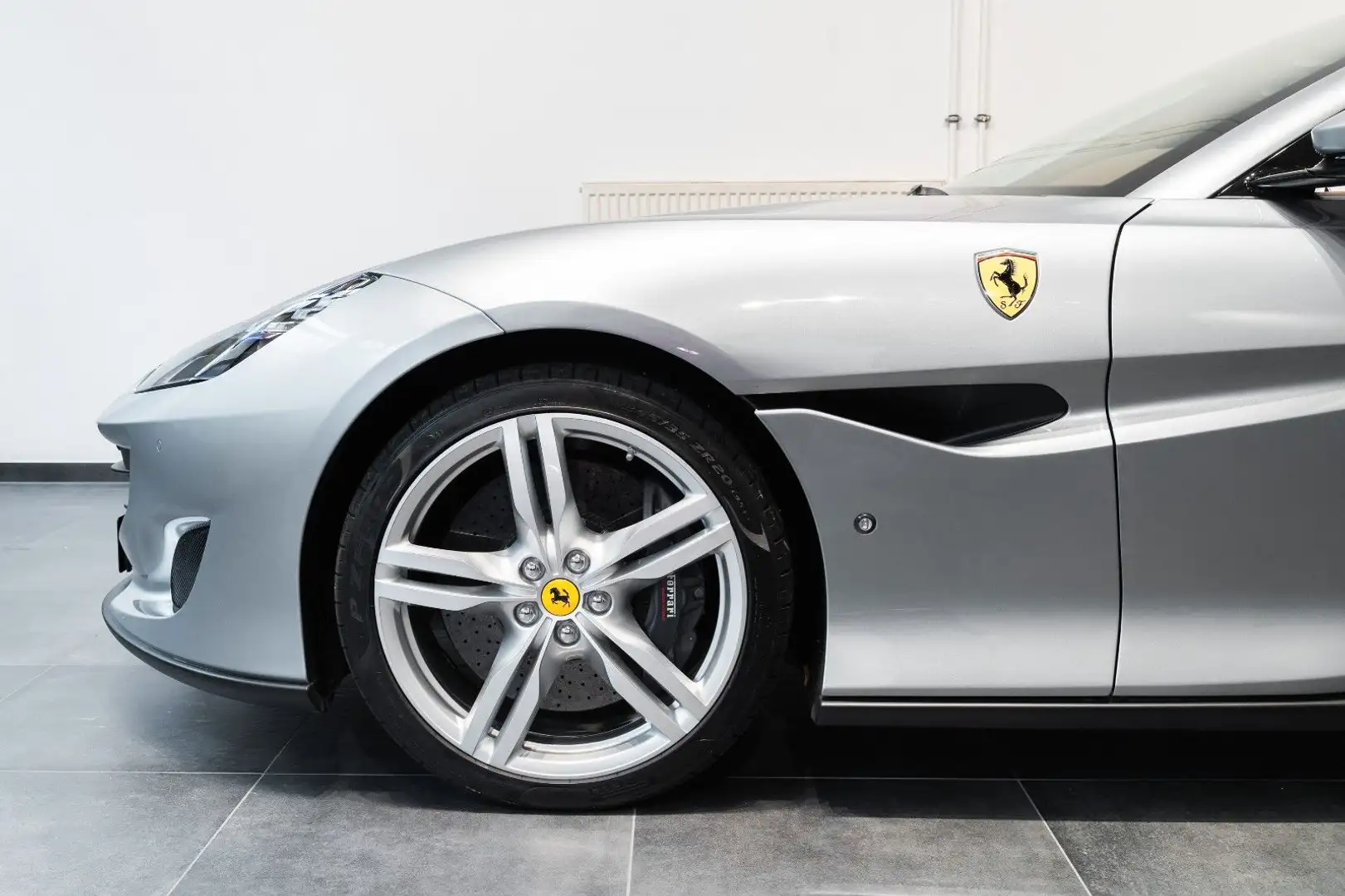 Ferrari Portofino absolut neuwertiger Top Zustand Grau - 2