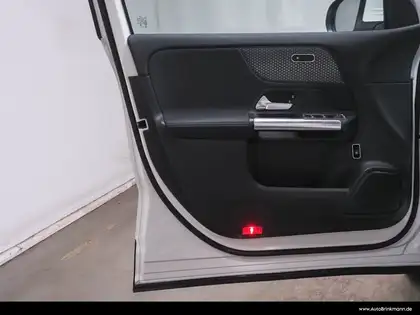 Annonce voiture d'occasion Mercedes-Benz GLA 180 - CARADIZE