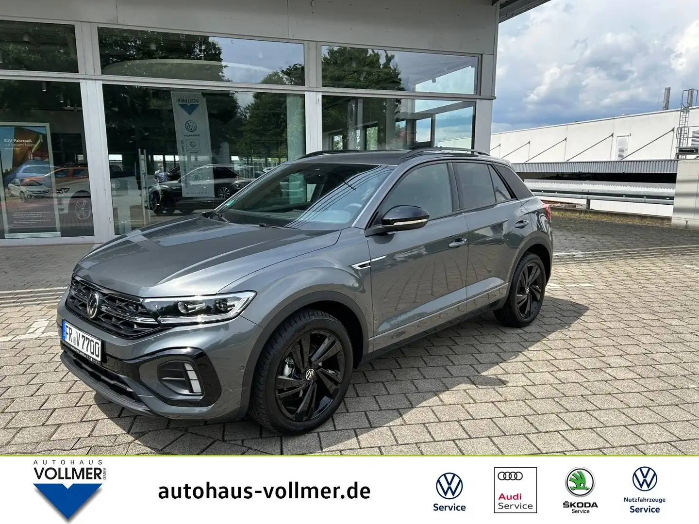 Volkswagen T-Roc 1.5 TSI DSG R-Line IQ Drive,AHK,Navi,LED,P Grau - 1