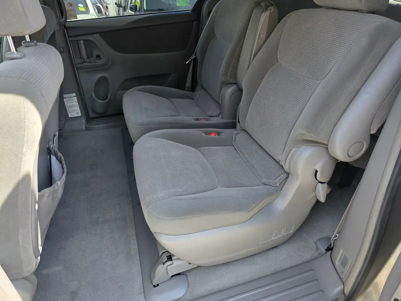 Toyota Sienna снимка Toyota Sienna