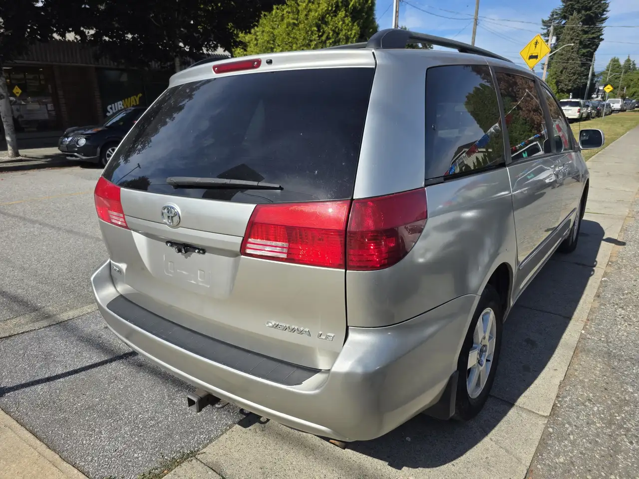 Toyota Sienna снимка Toyota Sienna
