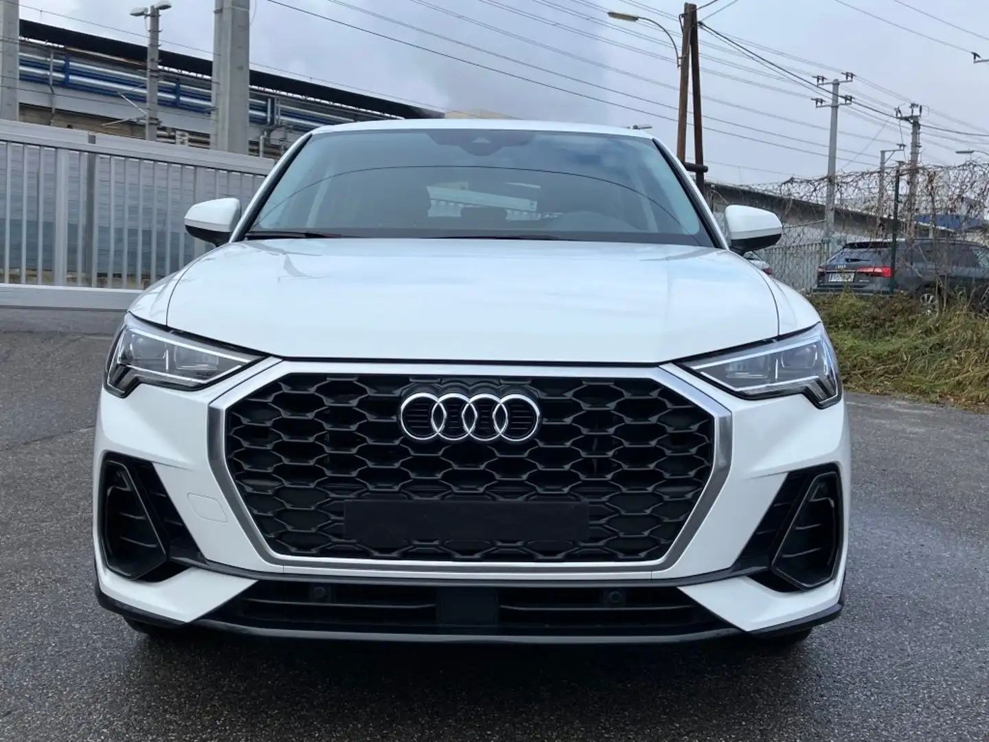 Audi Q3 35 TFSI Weiß - 2