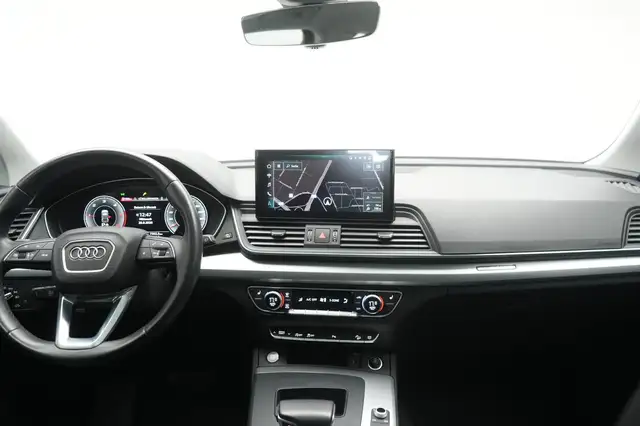 Audi Q5 view 15