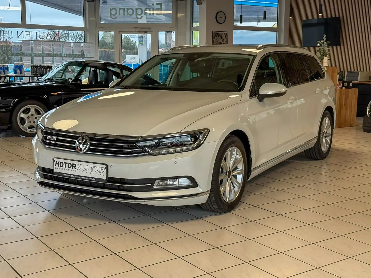 Volkswagen Passat Variant Highline BMT 4Motion Bianco - 1