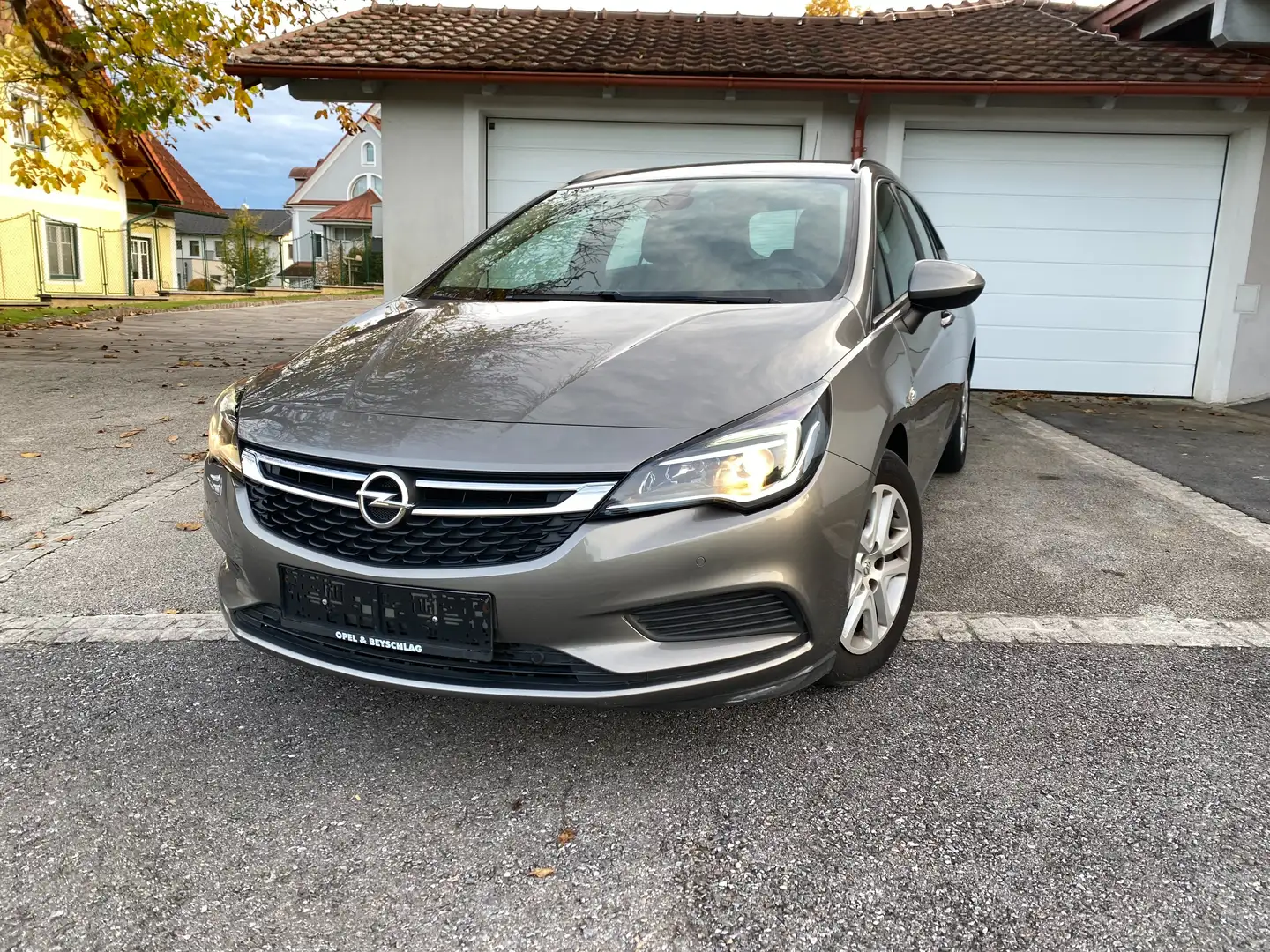 Opel Astra Edition Start/Stop Grau - 1