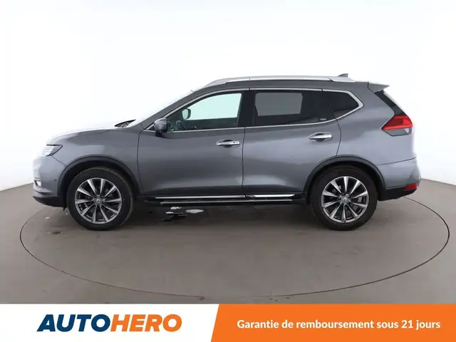 Nissan X-Trail view 3