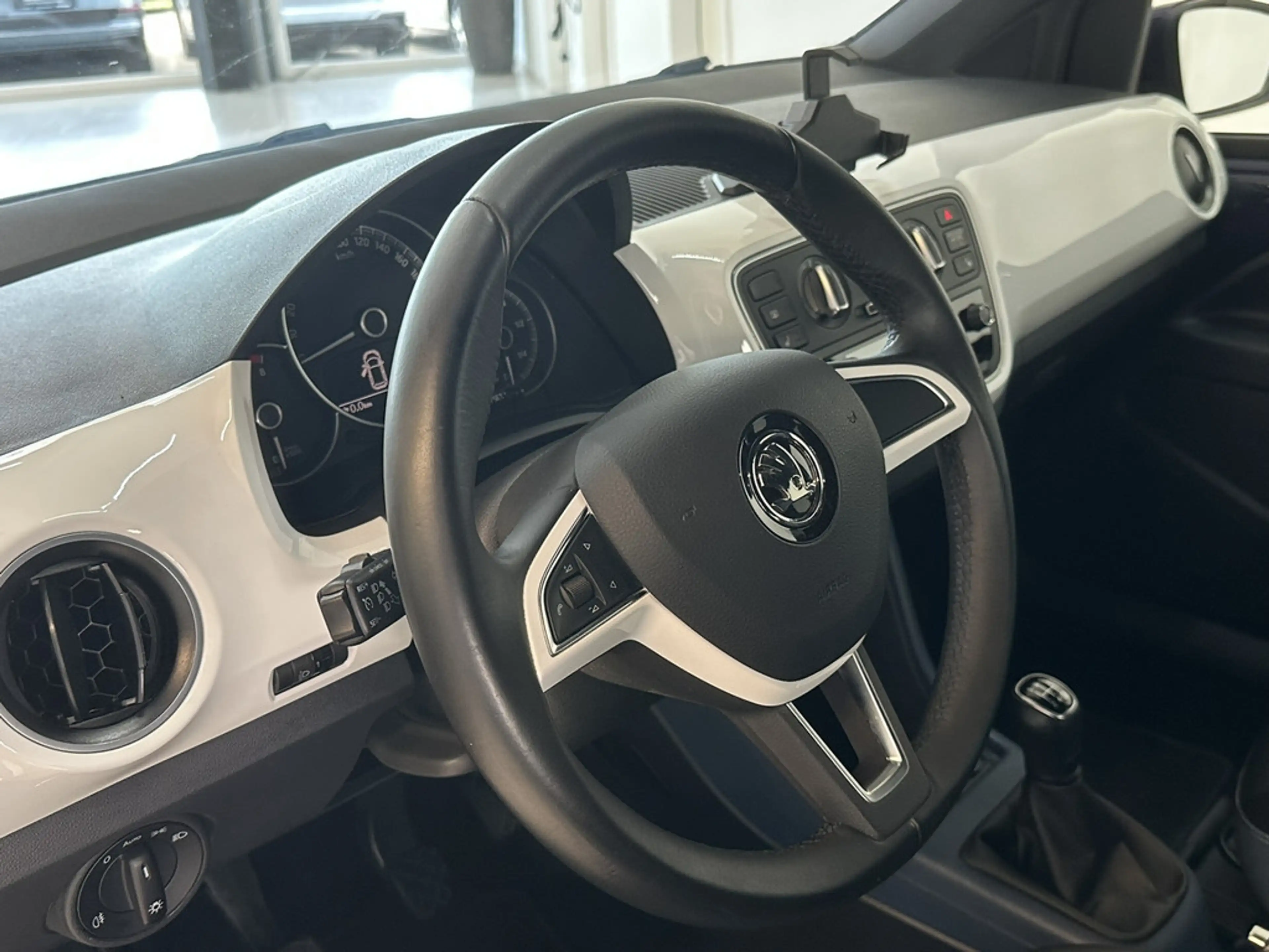 Skoda Citigo 1.0 Fun KLIMA PDC SHZ NAVI FACELIFT — photo 12