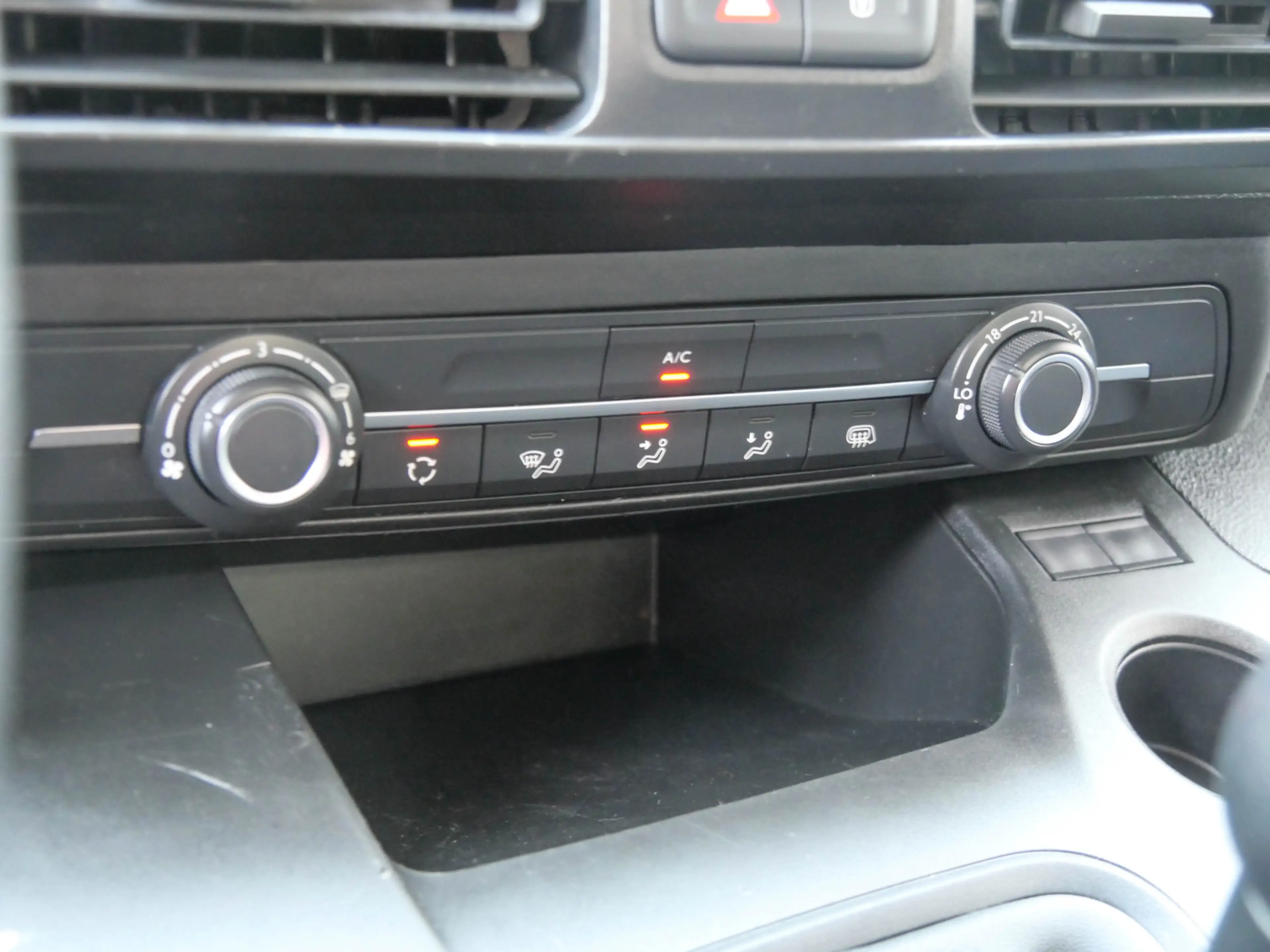 Citroen Berlingo 1.5 BlueHDI Control | APPLE CARPLAY / ANDROID AUTO — photo 10