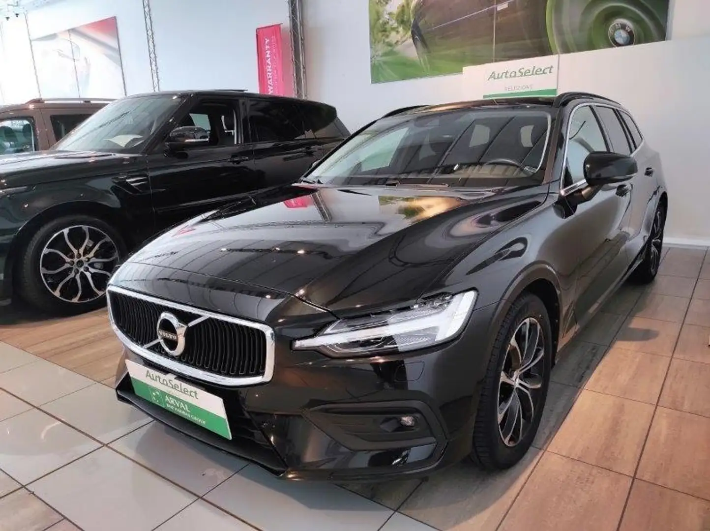 Volvo V60 (2018-->) - V60 B4 (d) Geartronic Momentum Busines Nero - 2