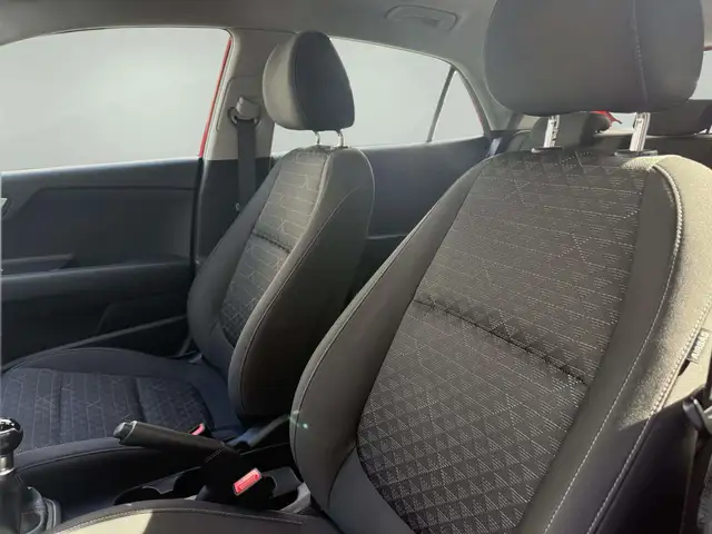 Kia Rio view 12