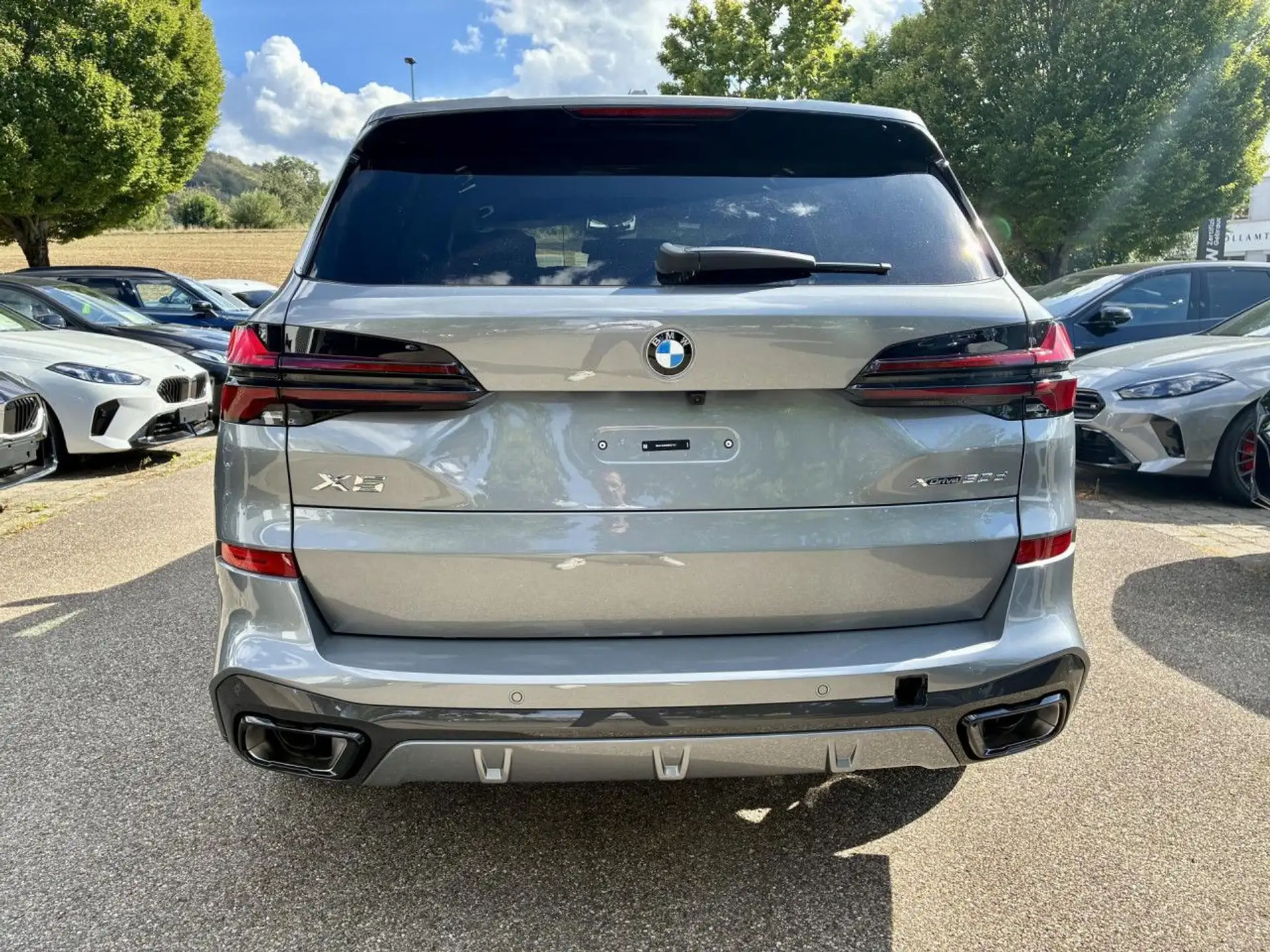 BMW X5 30d 2026 회색 사진 7