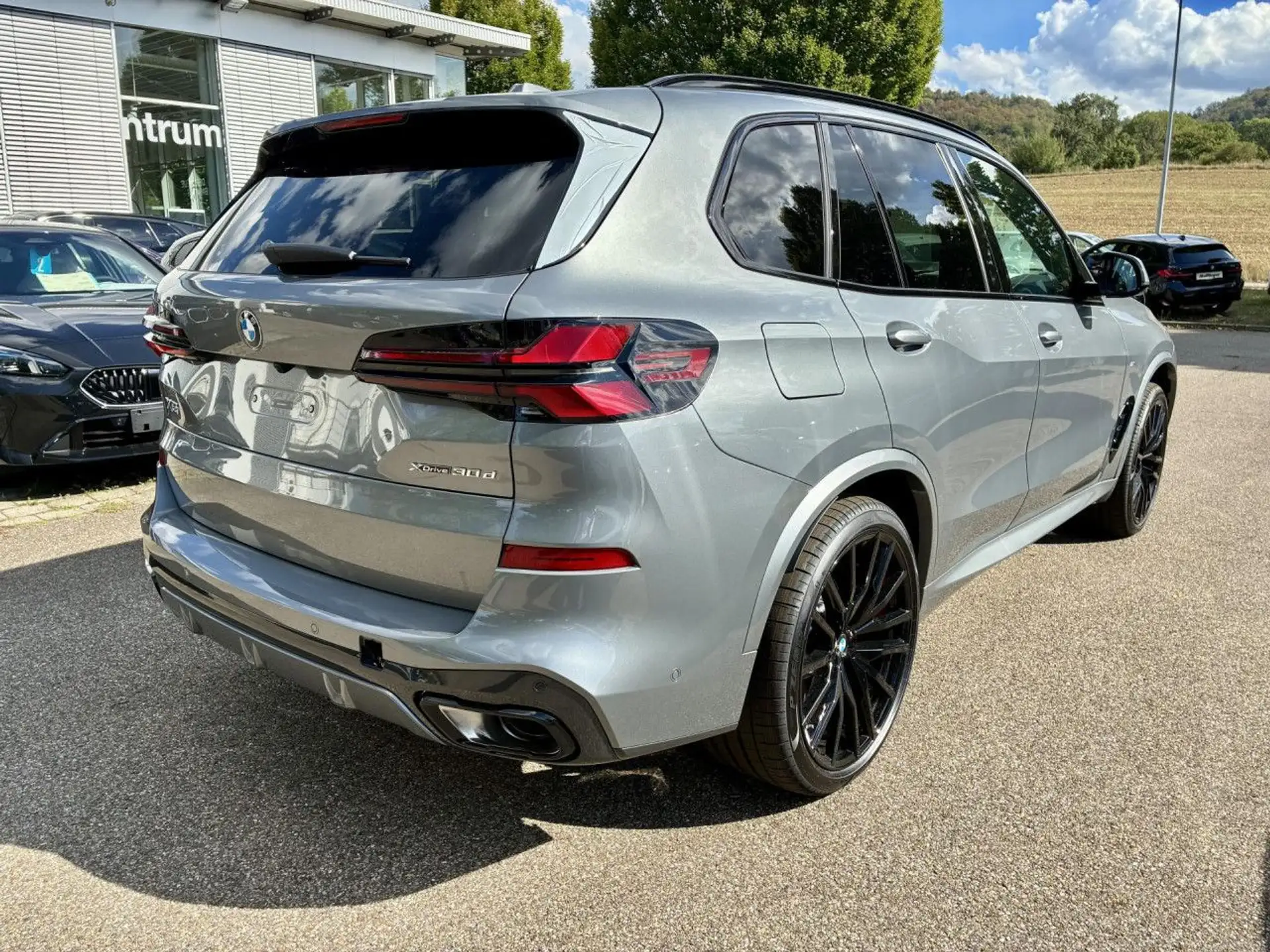 BMW X5 30d 2026 회색 사진 6