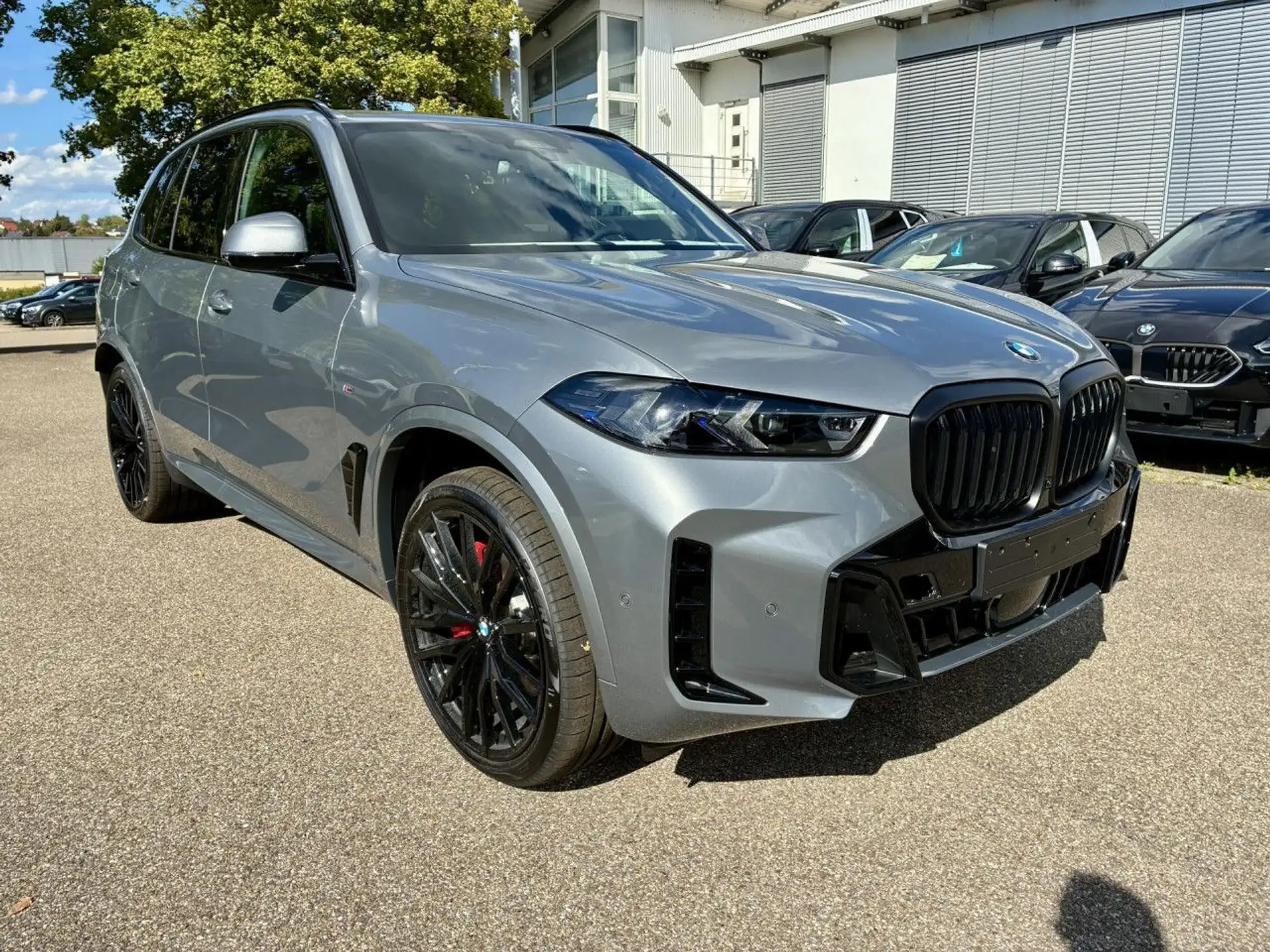 BMW X5 30d 2026 회색 사진 2