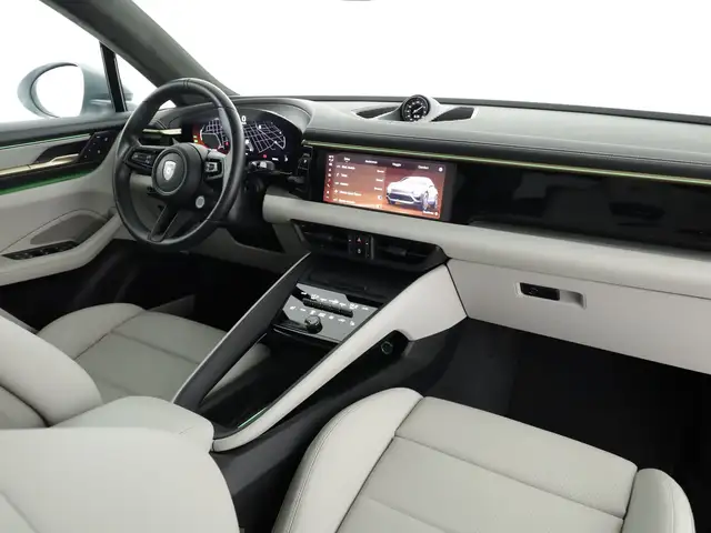 Porsche Macan view 7