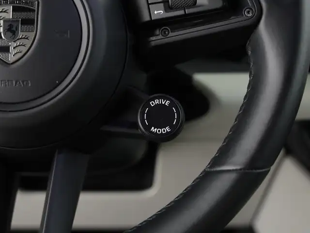 Porsche Macan view 10