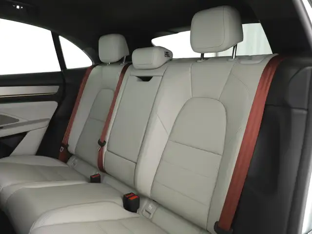 Porsche Macan view 15