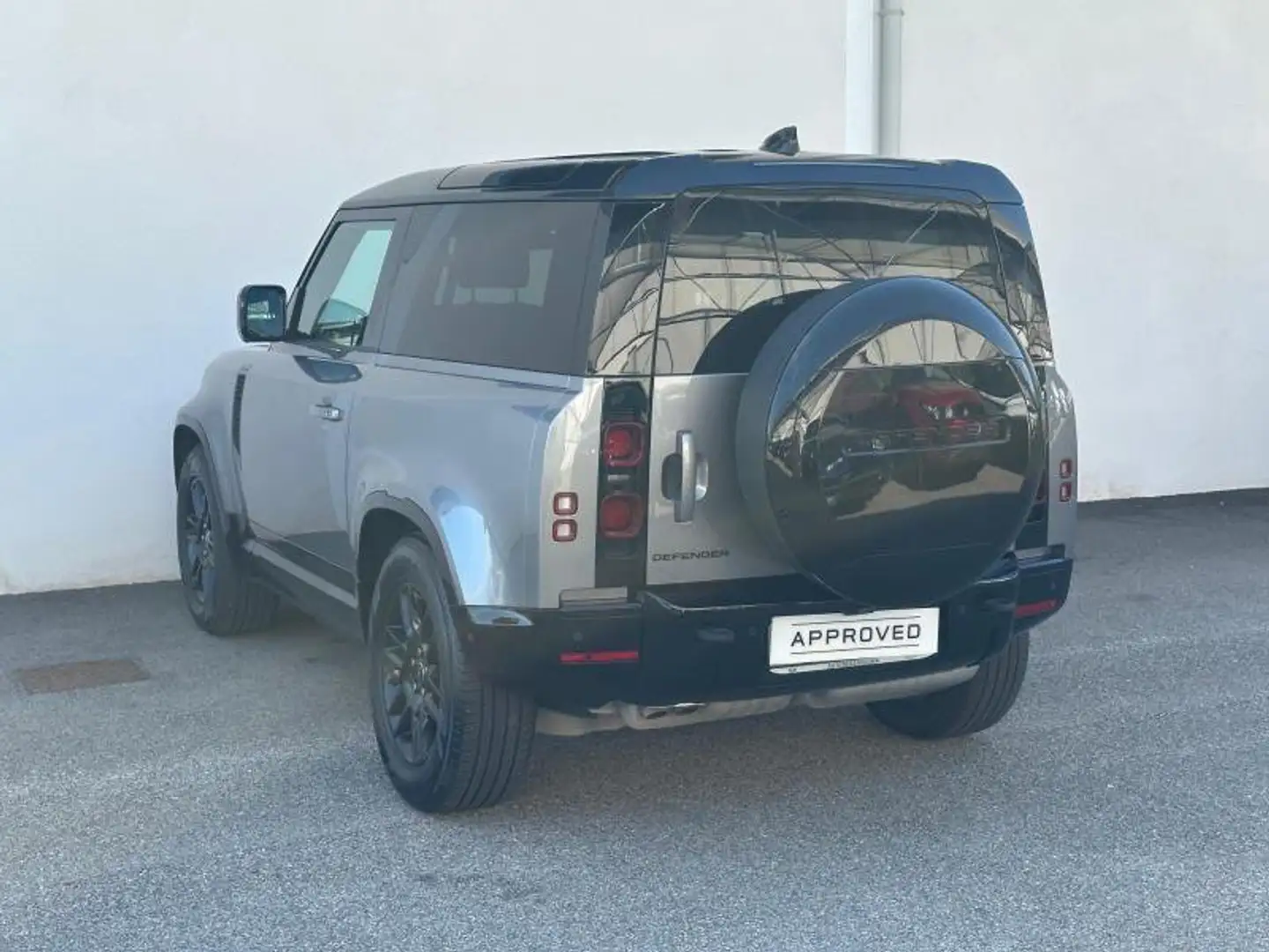 Land Rover Defender (2019) 90 3.0D I6 200 CV X-Dynamic S - 2