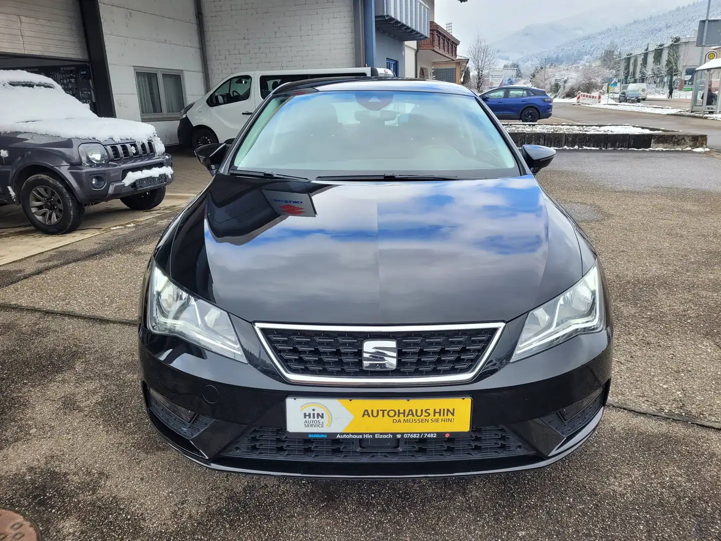 SEAT Leon Style 1,0 sehr gepflegt 12Monate Garantie Navi Schwarz - 2