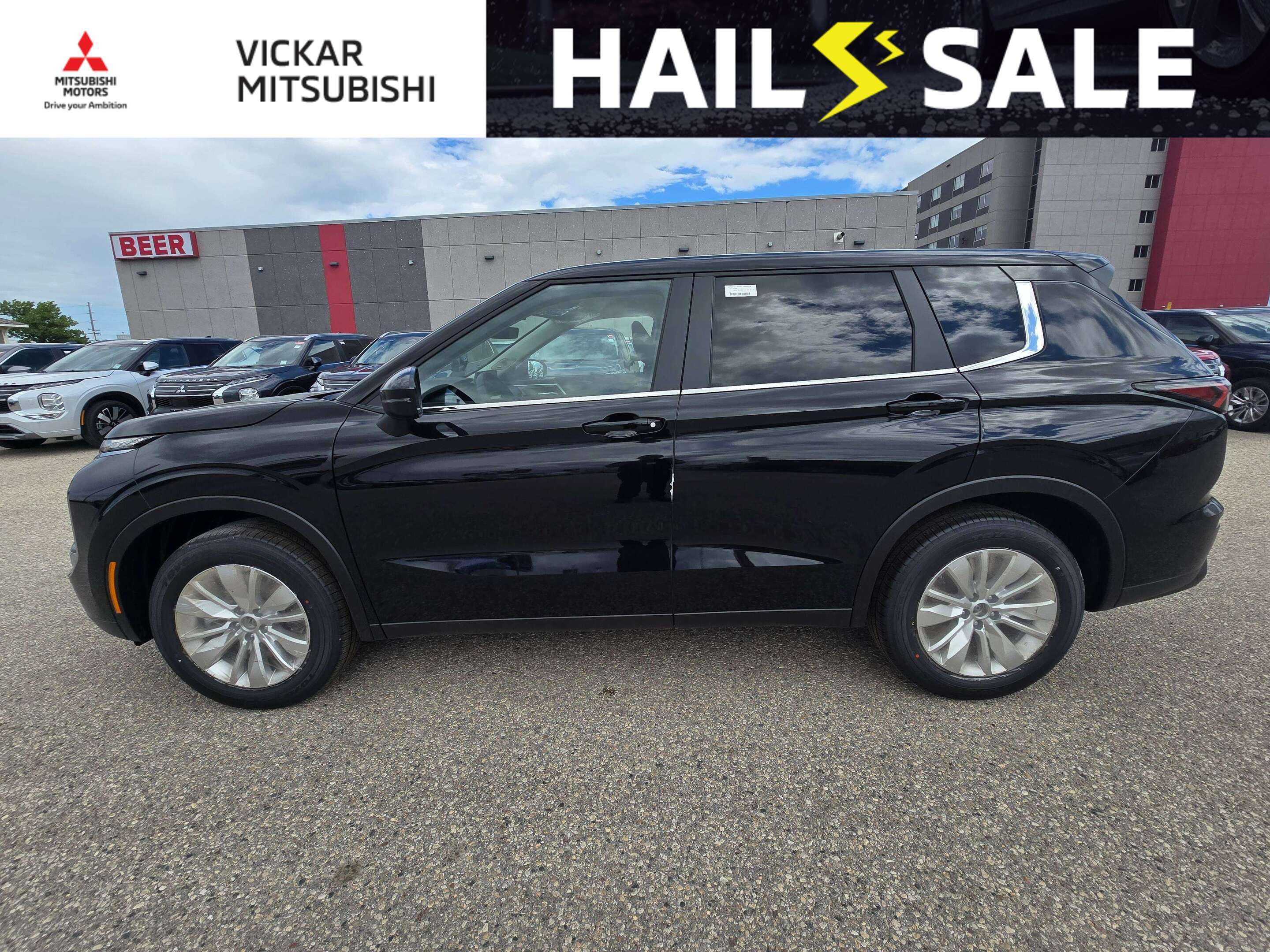 Black 2026 Mitsubishi Outlander SUV / Crossover Front-Wheel Drive Continuously Variable Transmission