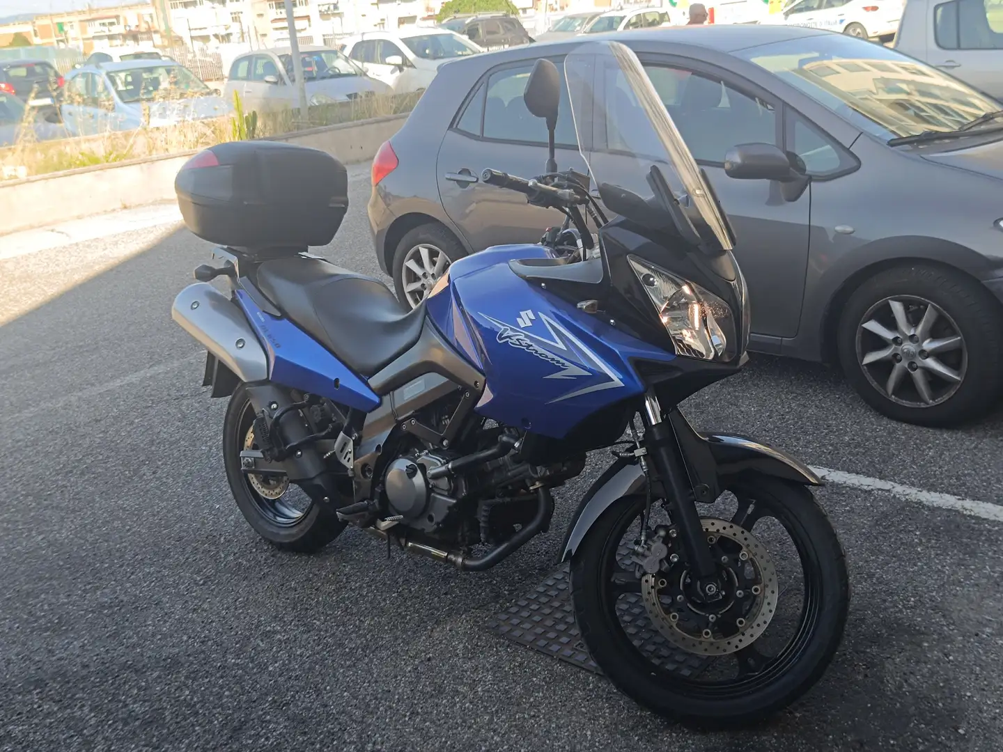 Suzuki V-Strom 650 Albastru - 2